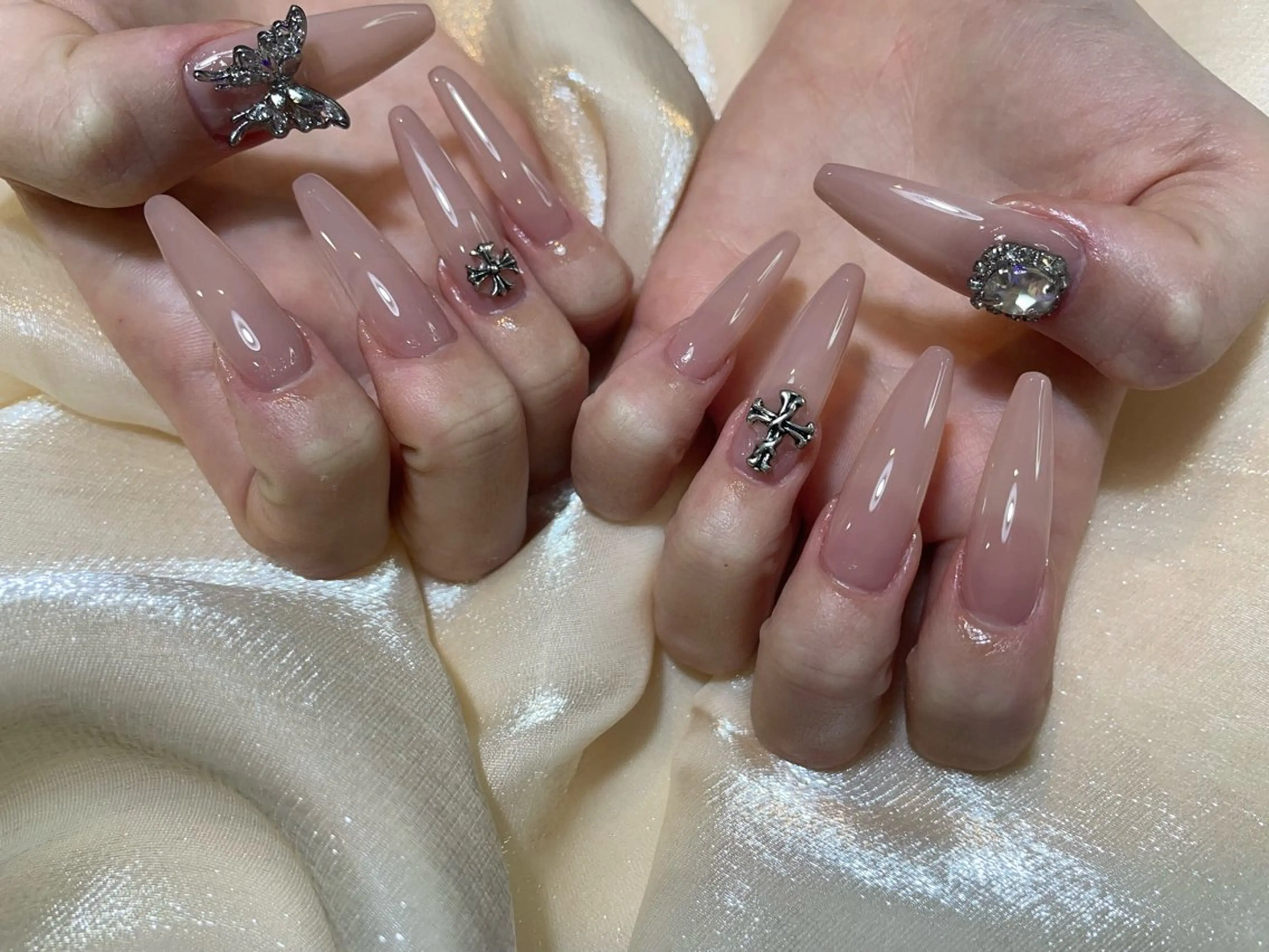 ネイル オーロラネイル 長さ出し フレンチネイル ジェルネイル ガラスフレンチ Rela・S NAILのネイルデザイン