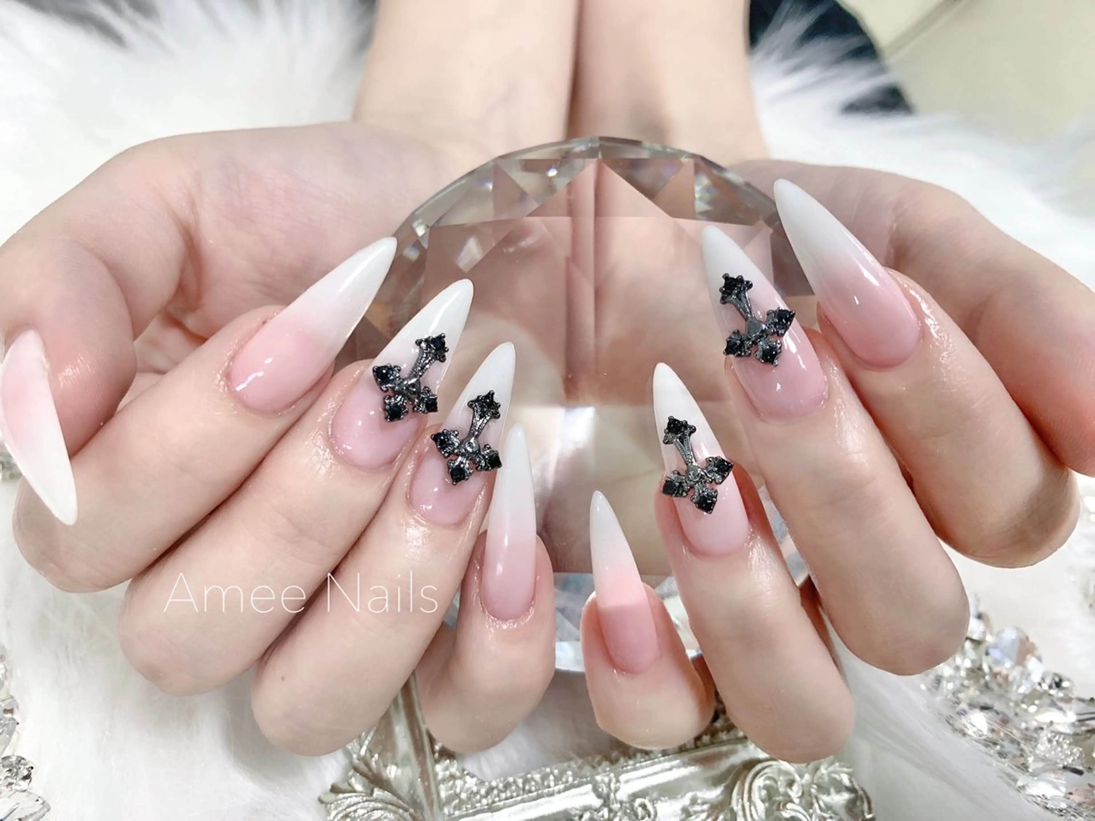ネイル オーロラネイル クリアネイル フラッシュネイル ジェルネイル グラデーション ハンドネイル Amee Nail Salonのネイルデザイン