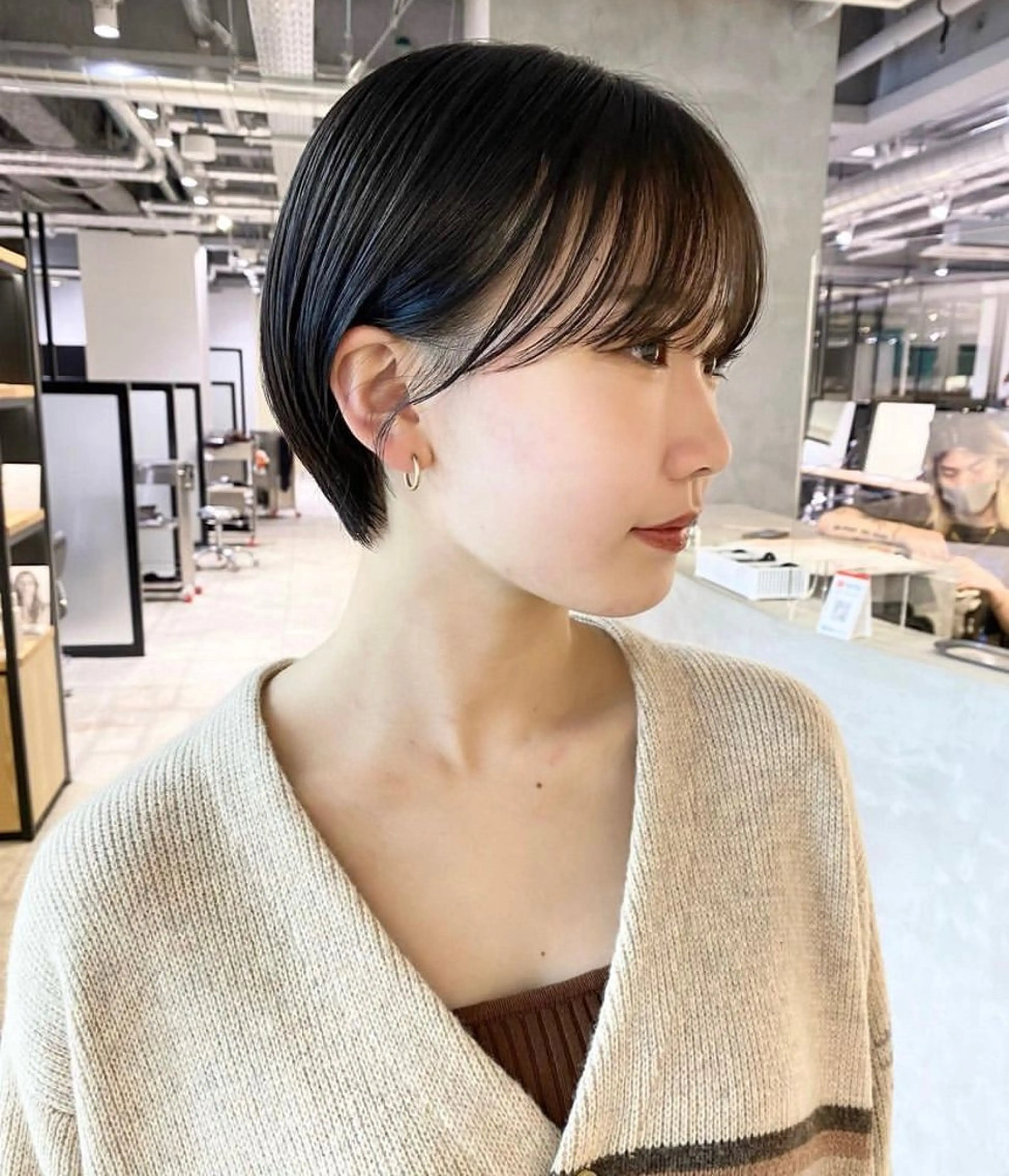 ショート 黒染め落とし ムラ修正　ハイトーンのヘアスタイル