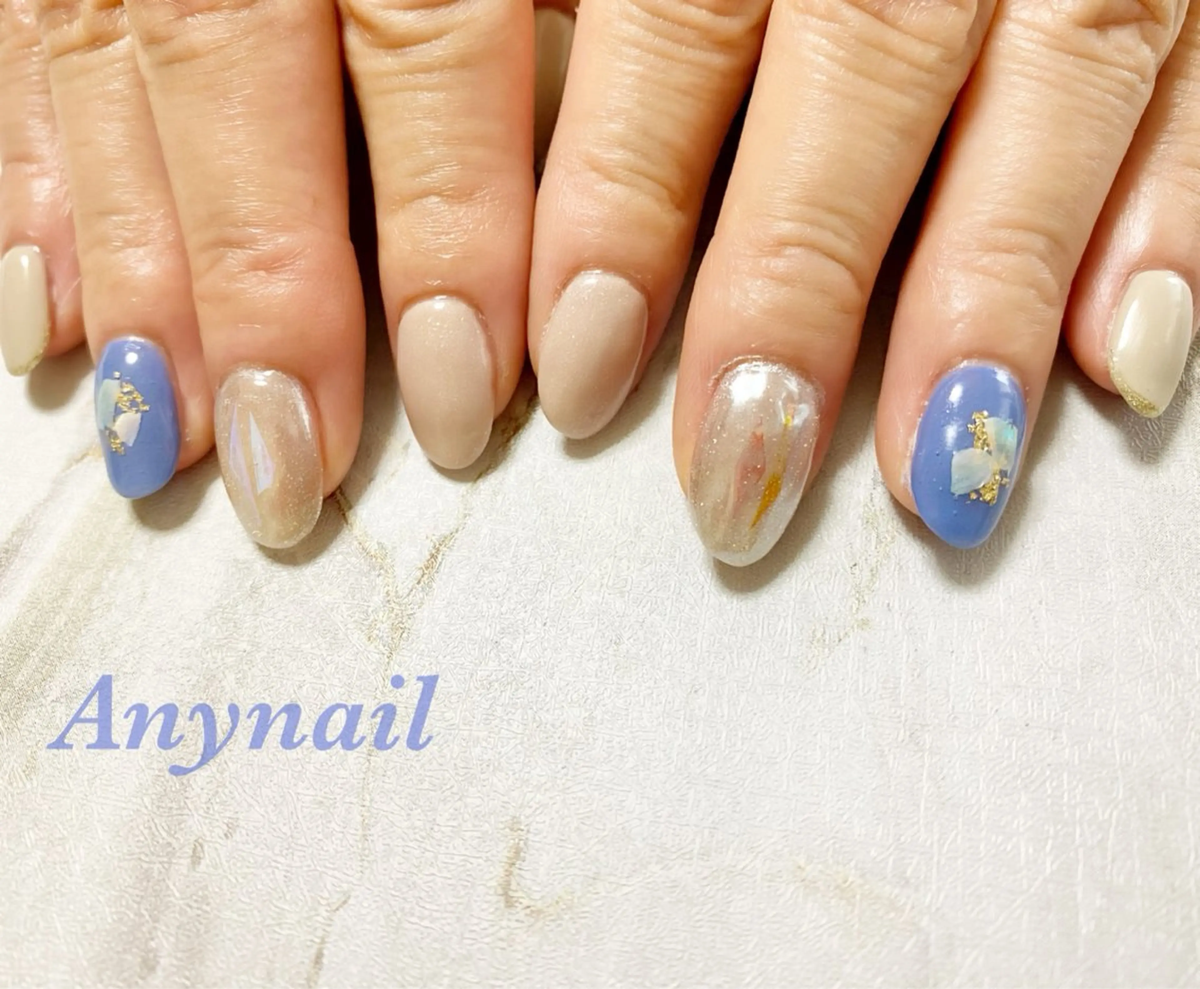 ネイル オーロラネイル ブルー ミラーネイル オフィスネイル 夏ネイル ハンドネイル 岩澤 恵子のネイルデザイン