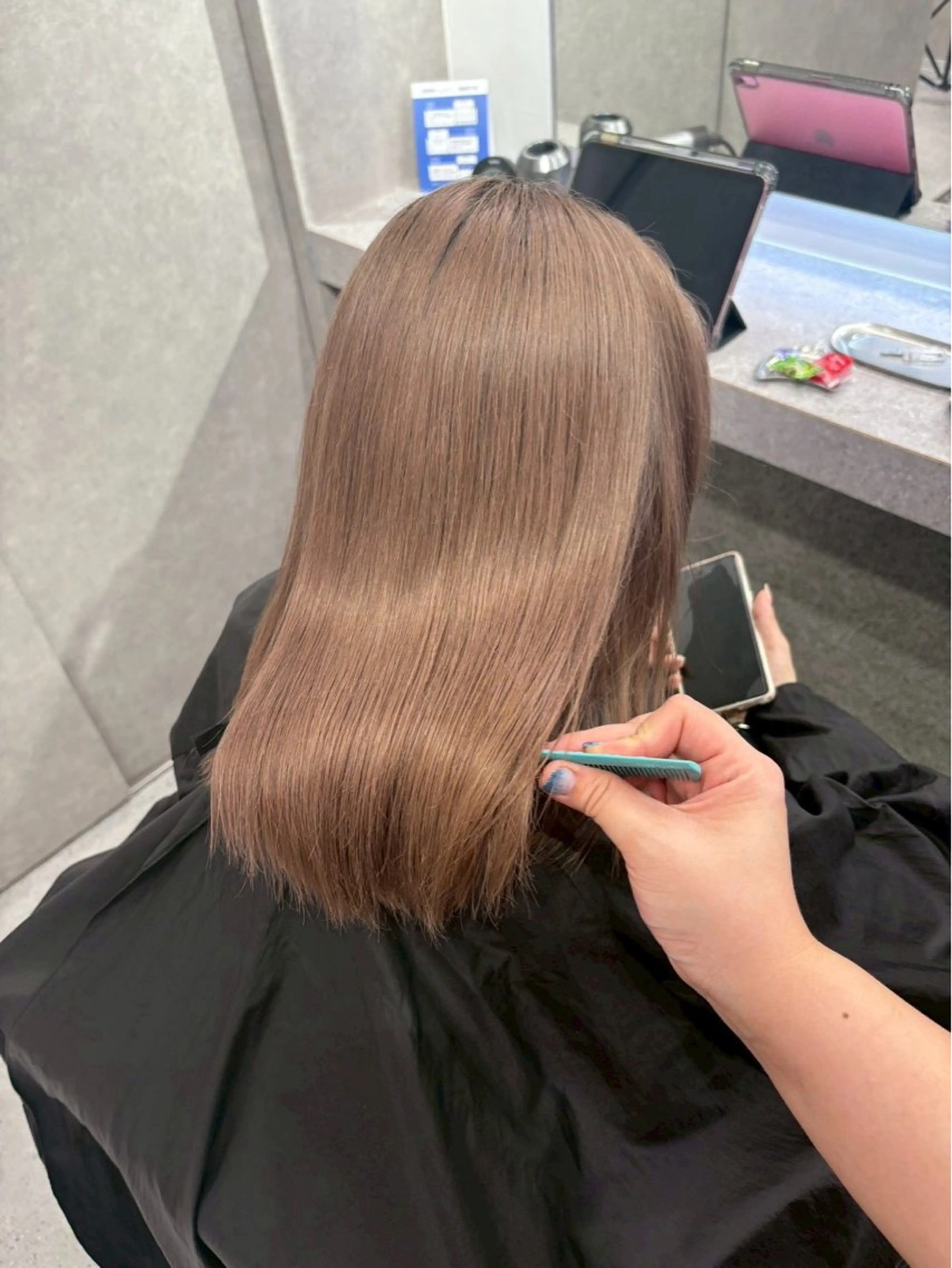 カラー 伊藤 陽菜のヘアスタイル