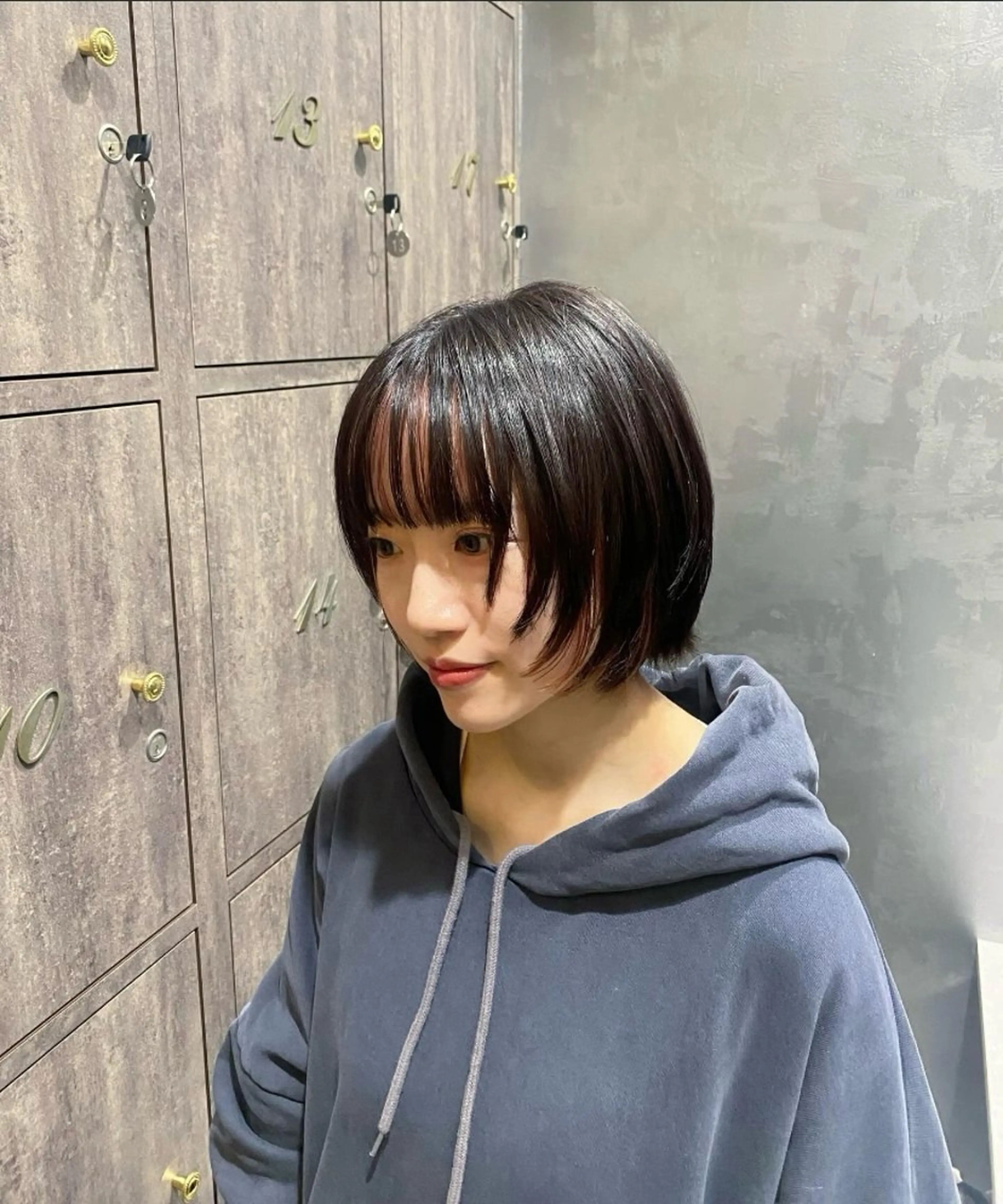 ショート ミストバング 松本 凪のヘアスタイル