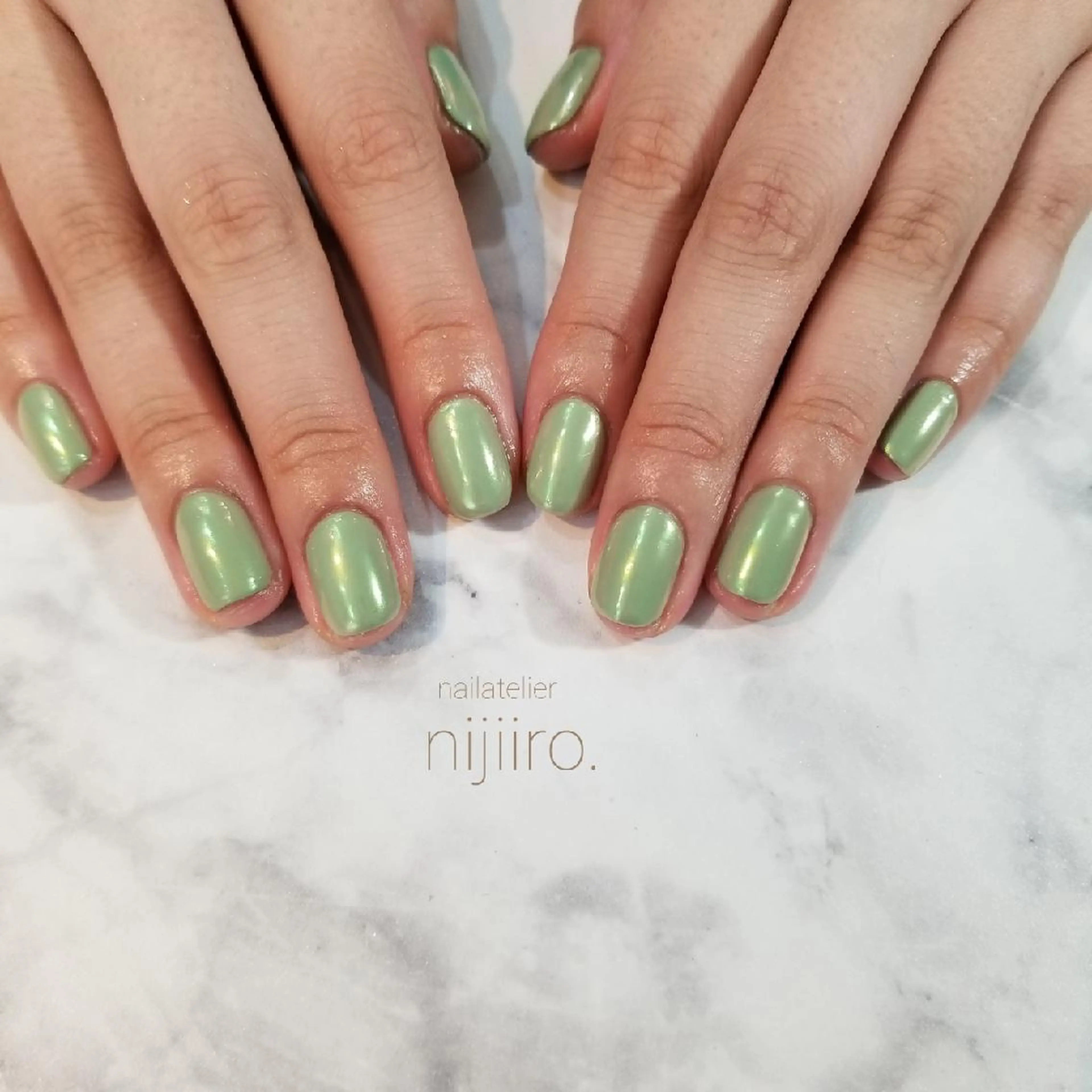 ネイル オーロラネイル ワンカラーネイル ハンドネイル nijiiro🌈 サトウのネイルデザイン