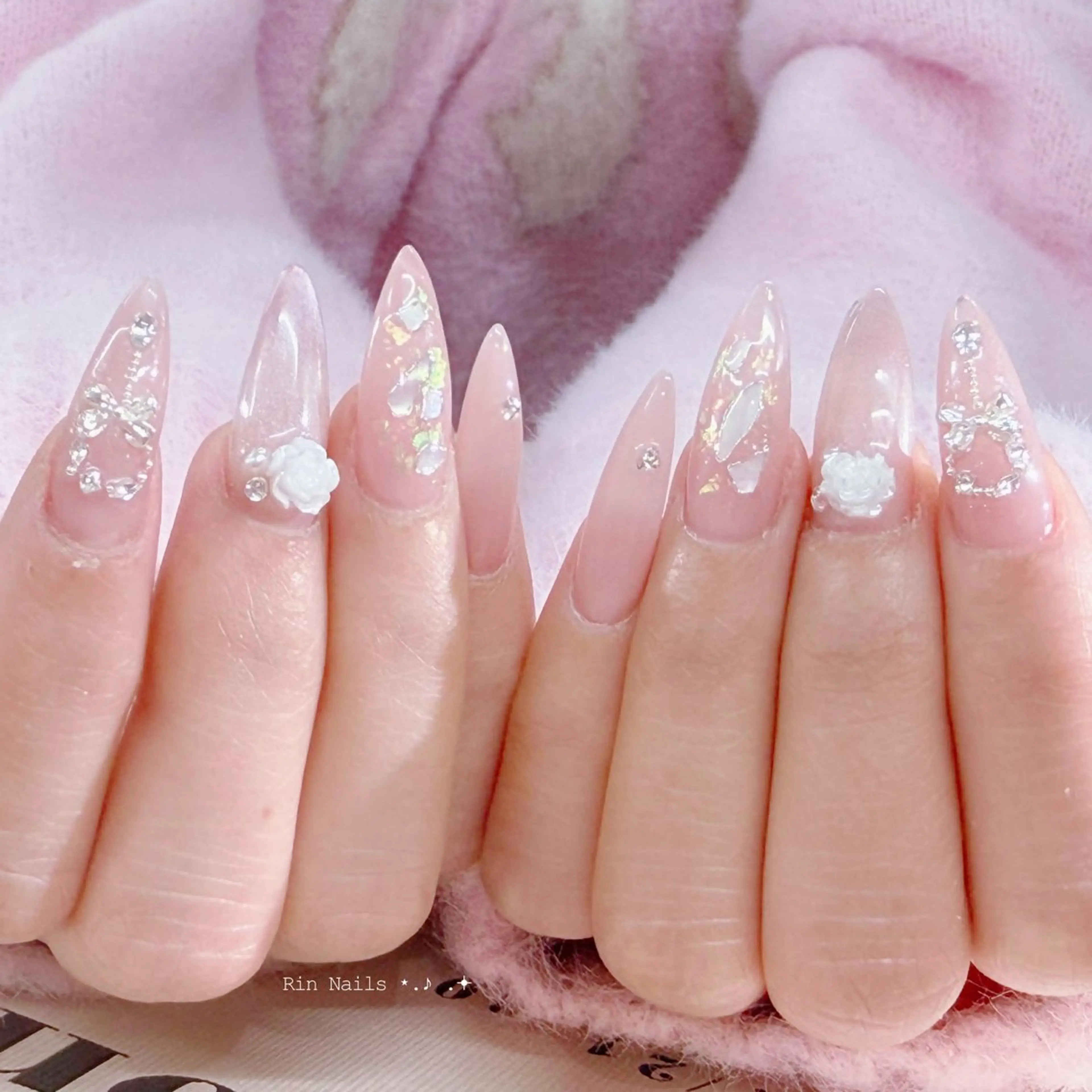 ロング 韓国風ヘア RIN NAILS ᥫ᭡Migusaのネイルデザイン