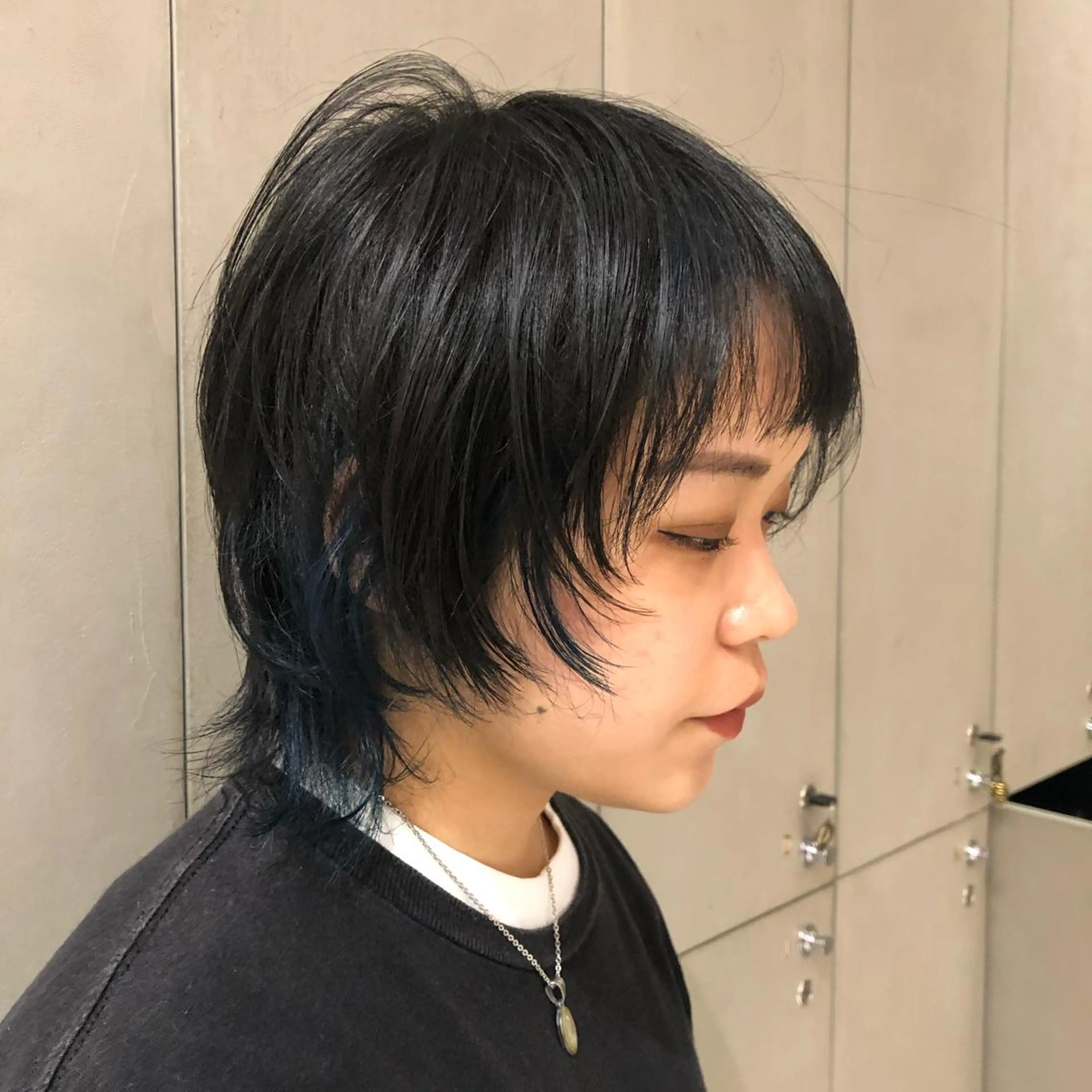 ショート カラー インナーカラー ウルフカット 古屋 花織のヘアスタイル