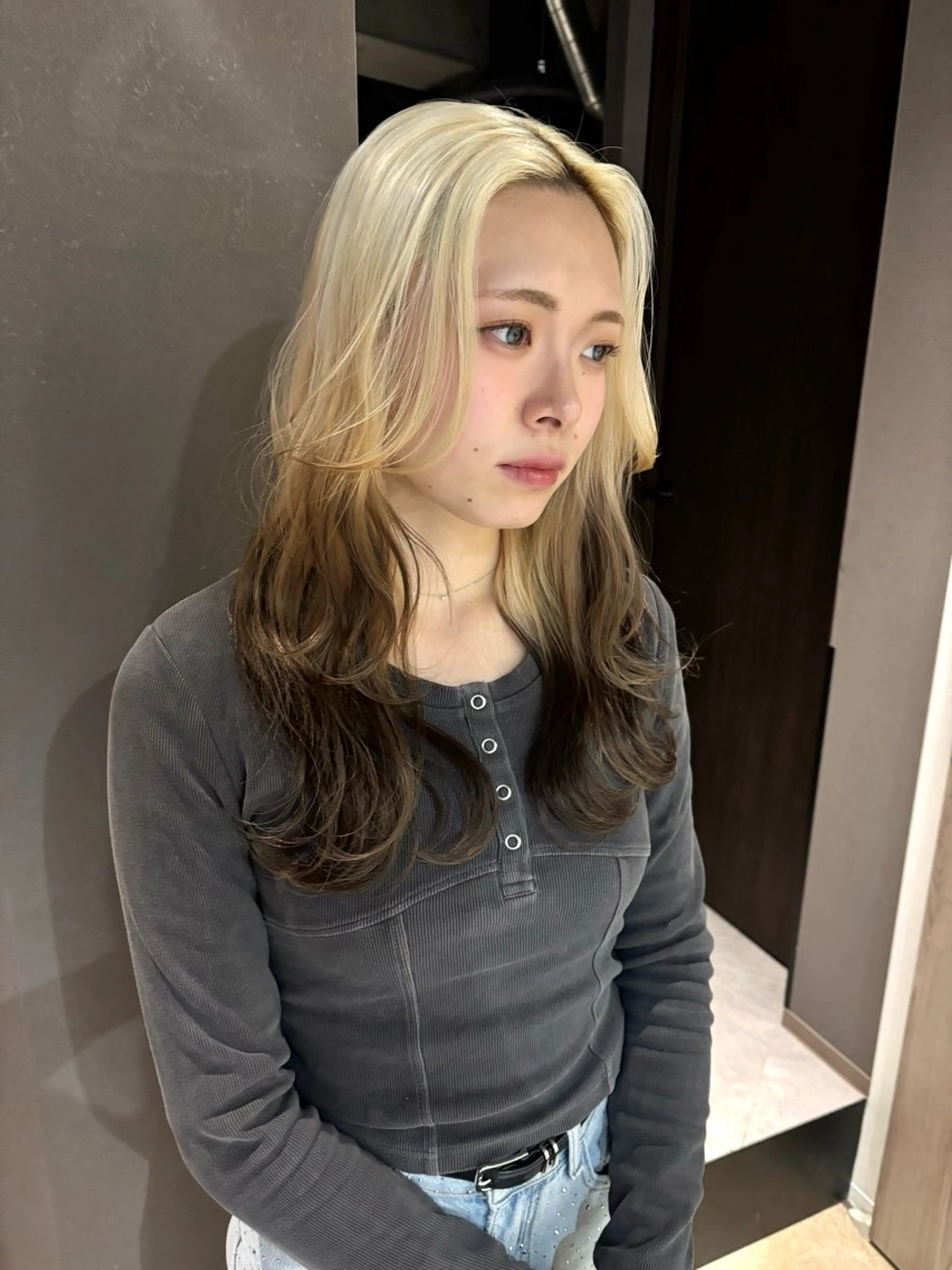 セミロング カラー デザインカラー カット ヘアカラー ヘッドスパ 透明感カラー・レイヤ ー🎀amika🎀のヘアスタイル