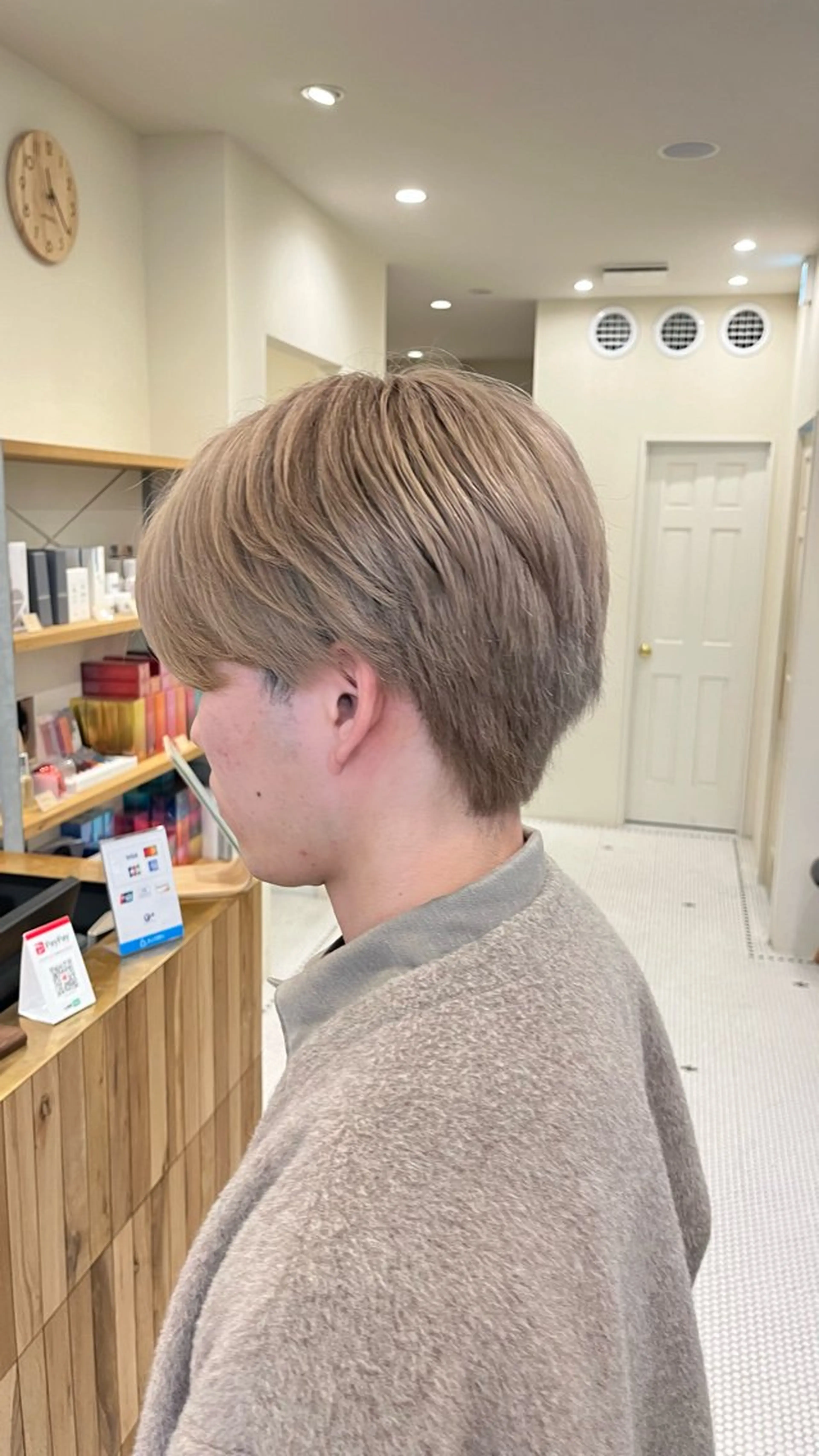 メンズ ヘアカラー マアヤ/ハイトーン /ハイレイヤーのヘアスタイル