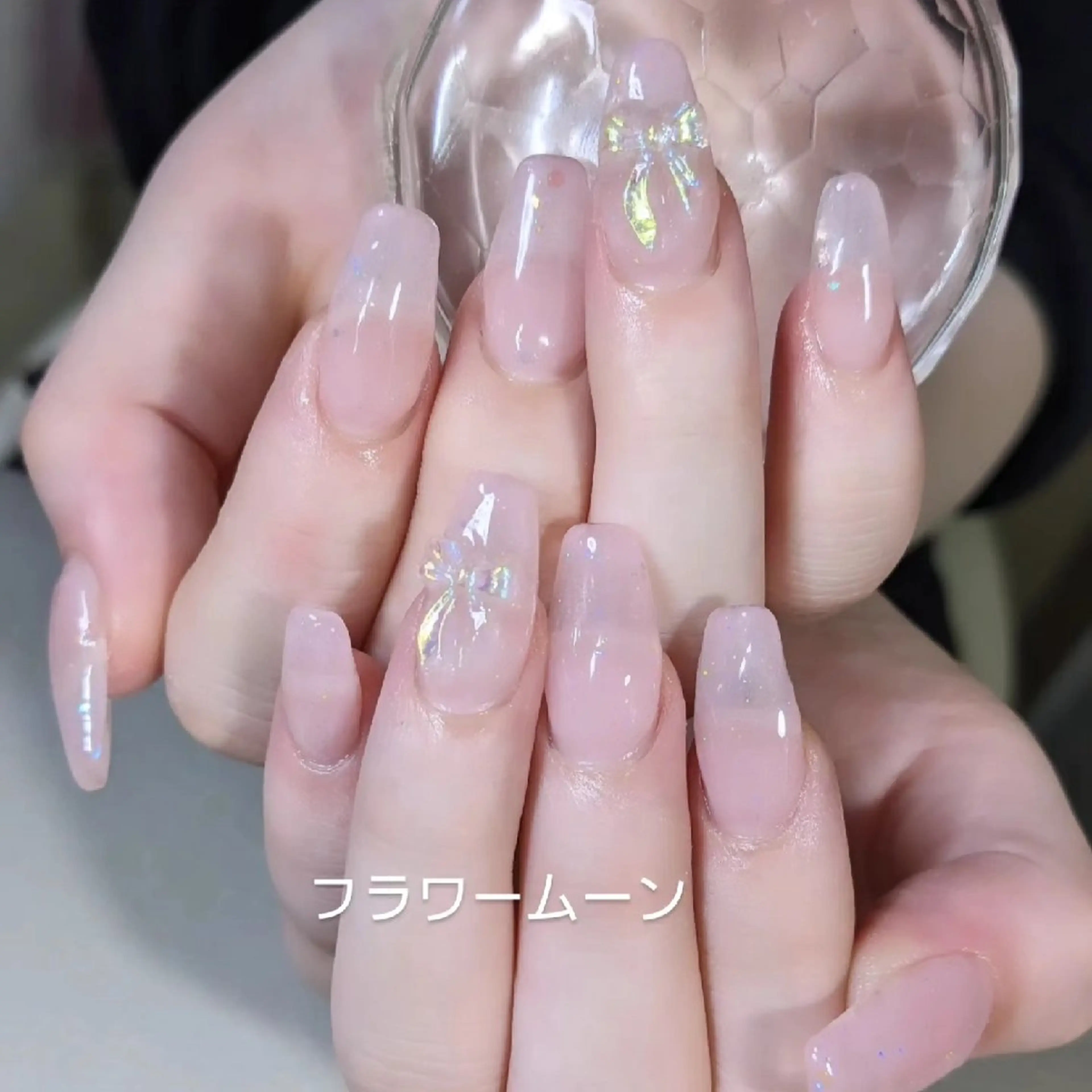 ネイル ホログラムネイル フラワー ムーンのネイルデザイン