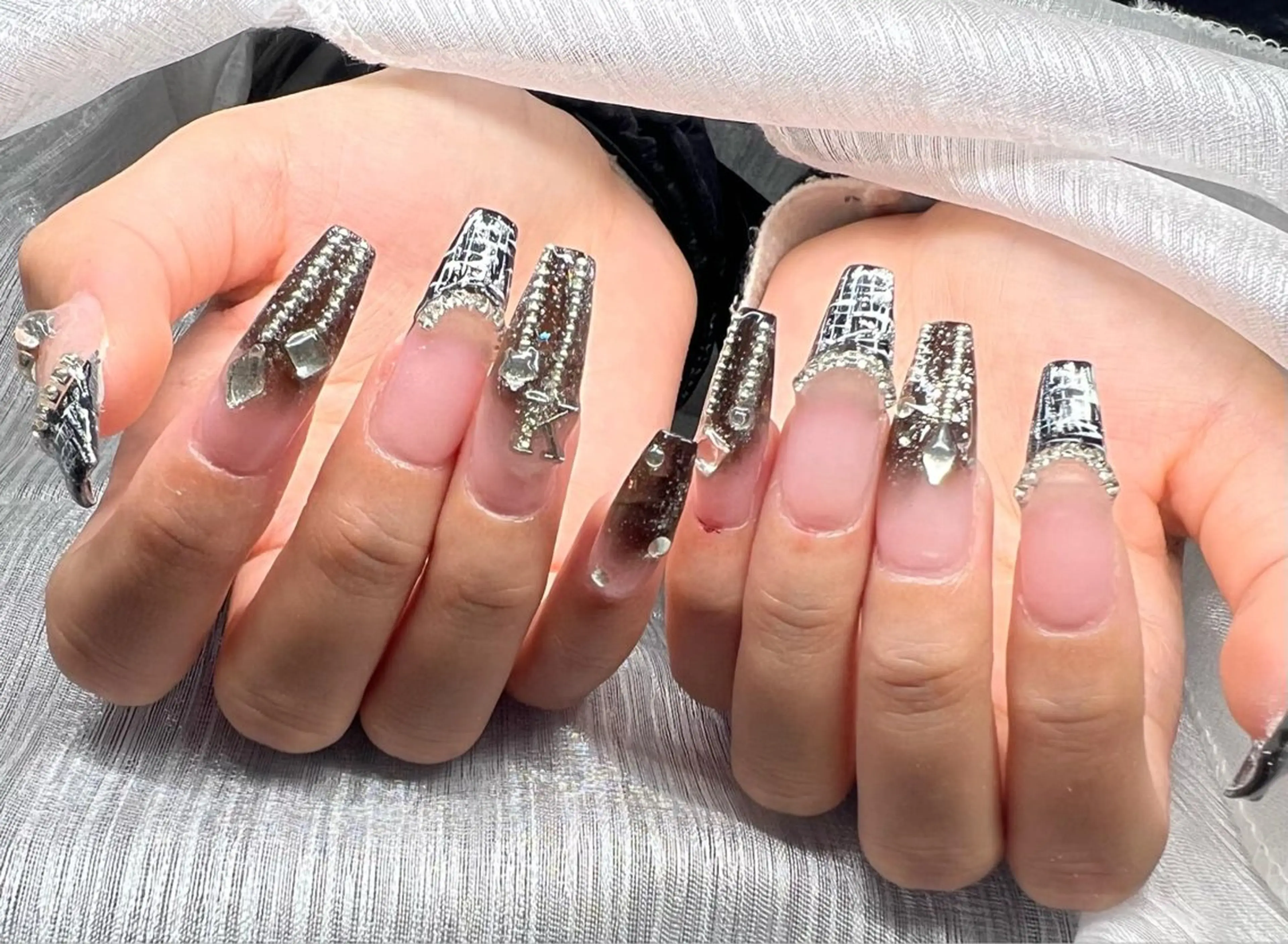 ネイル オーロラネイル チークネイル 長さ出し フットネイル フレンチネイル Lee Nails チップ長さだし専門店のネイルデザイン