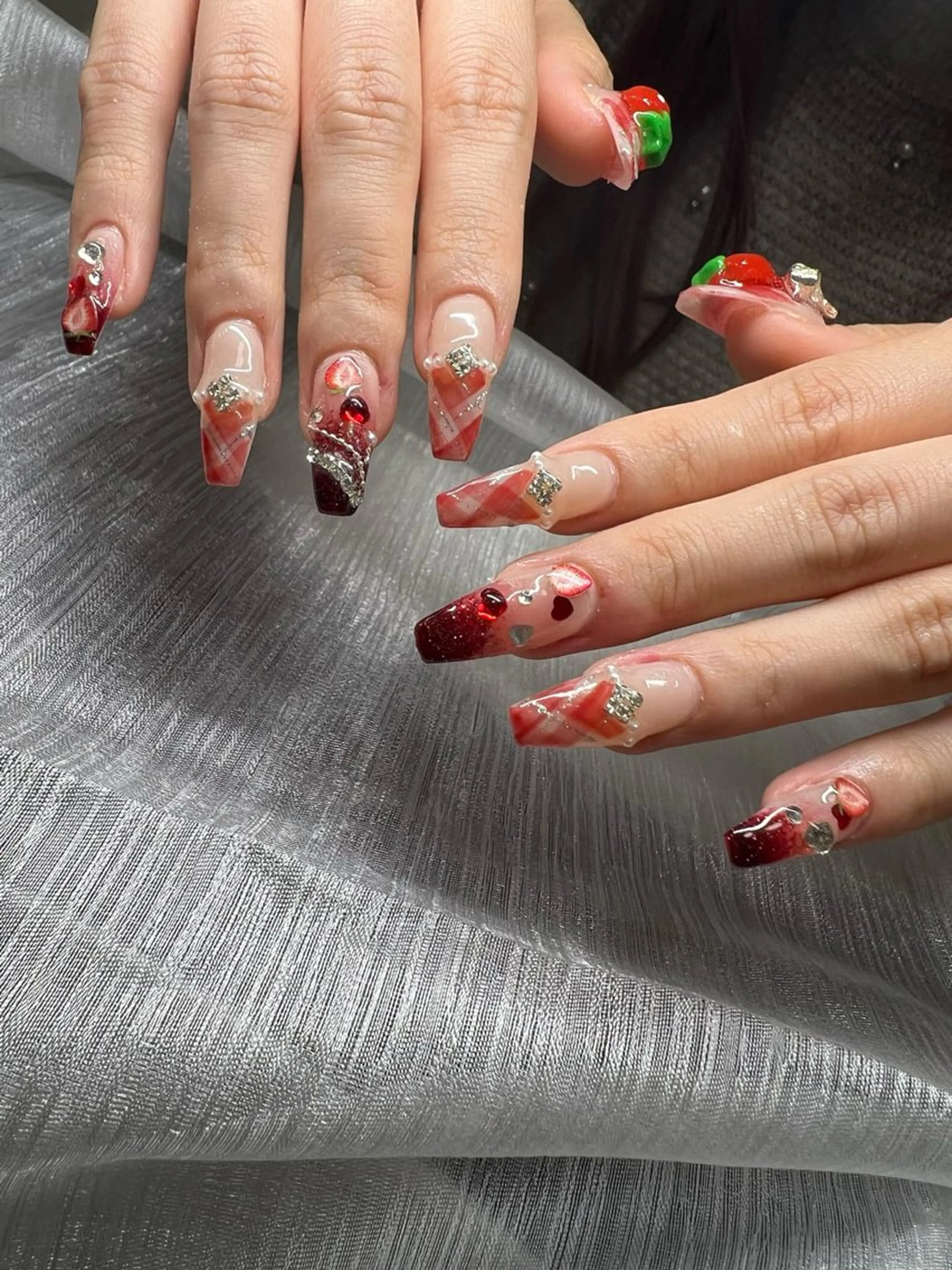 ネイル オーロラネイル チークネイル 長さ出し フットネイル フレンチネイル Lee Nails チップ長さだし専門店のネイルデザイン