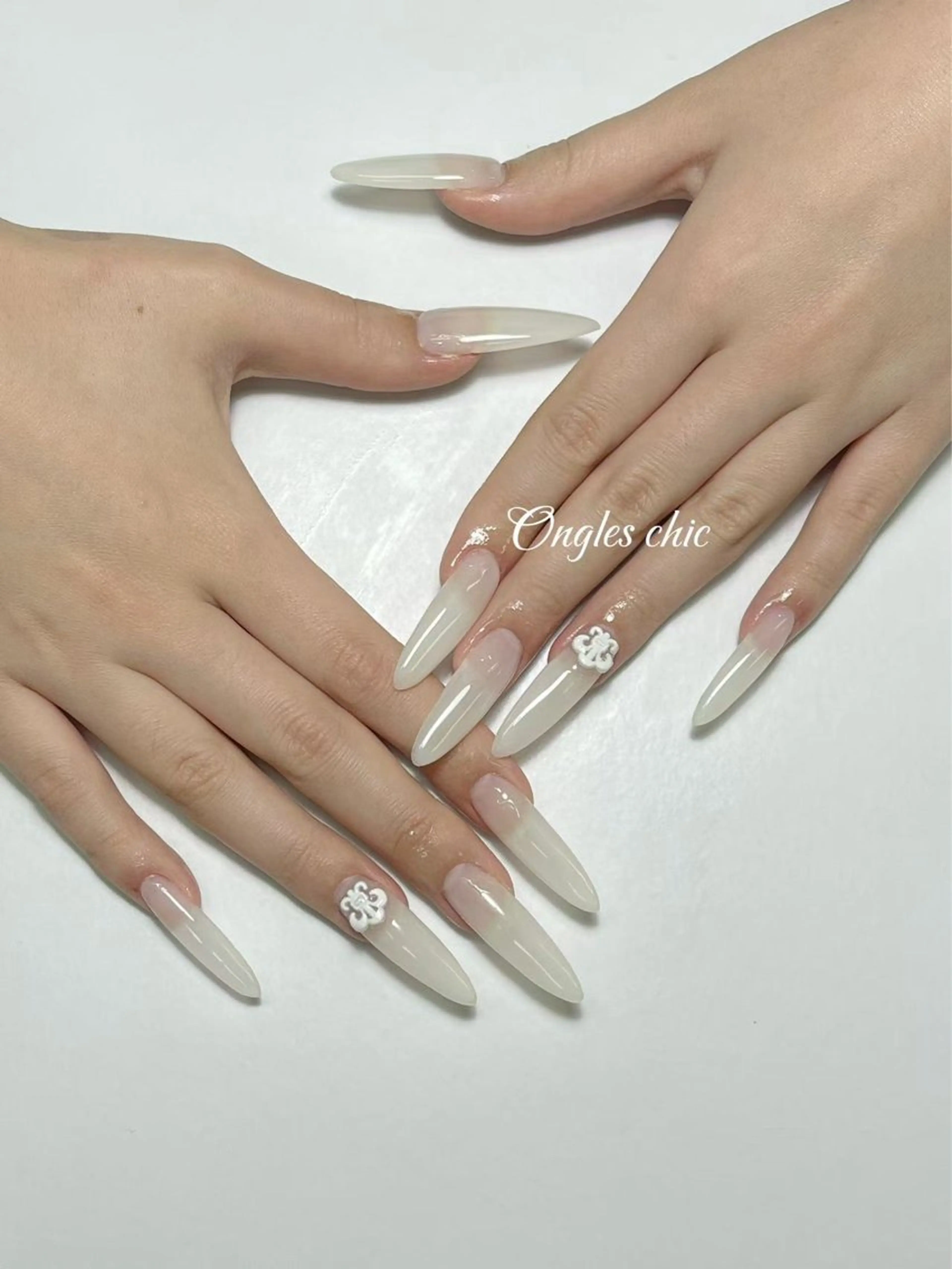 ネイル ハンドネイル ハンドケア ongles chicのネイルデザイン