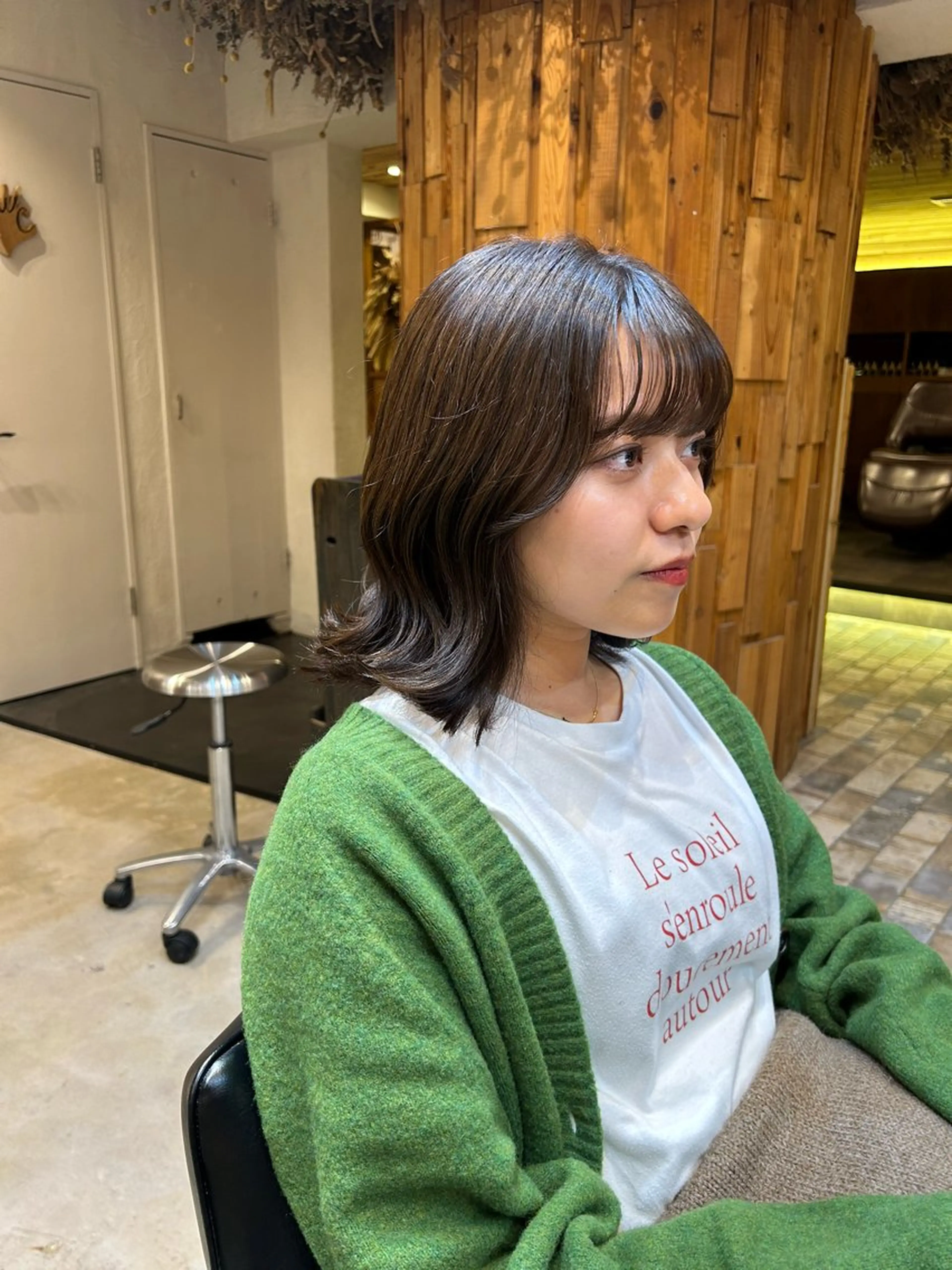 ミディアム カット ヘアカラー トリートメント 【銀座】艶髪/上品な カラー特化/涼/駅近のヘアスタイル