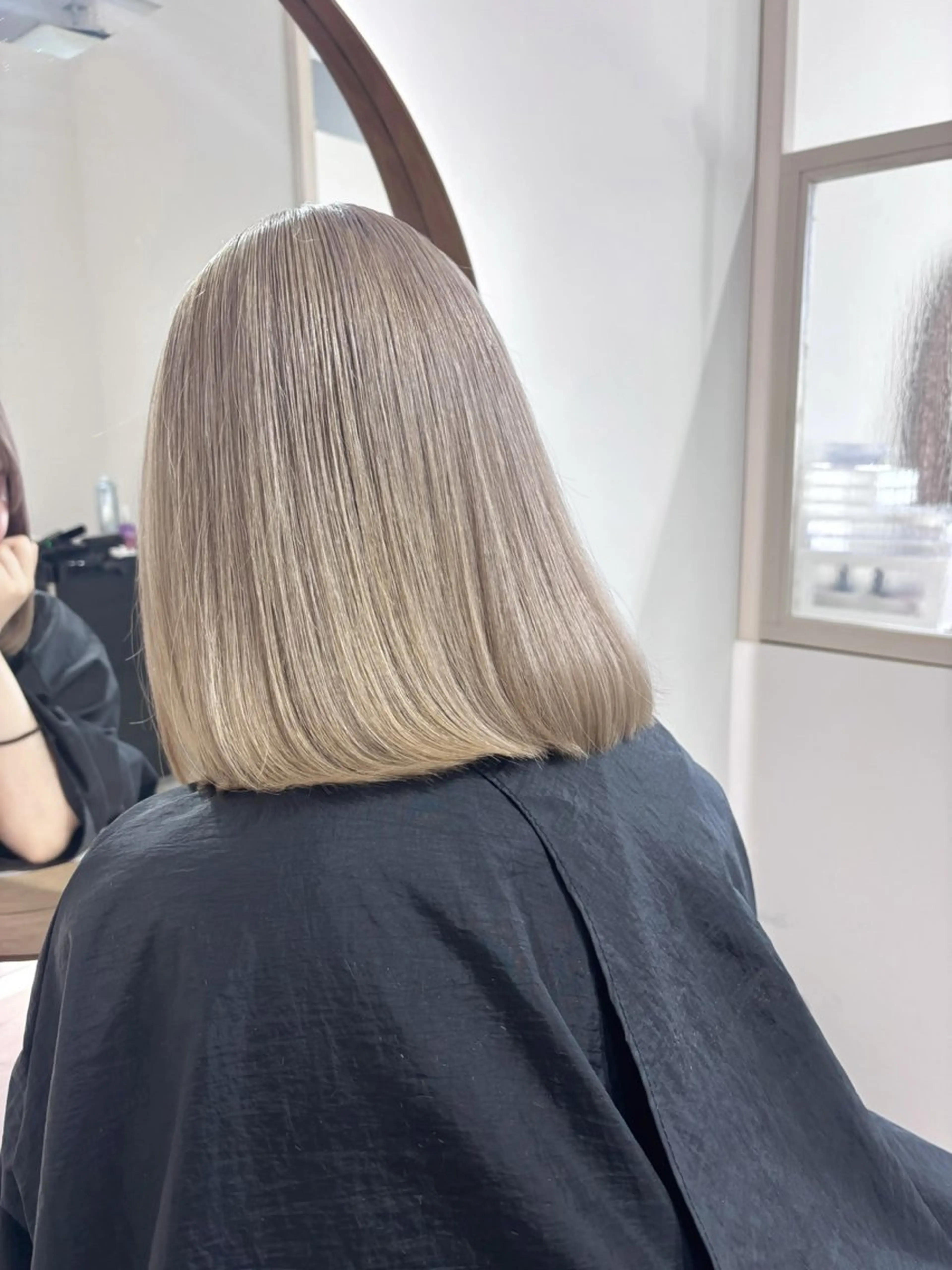 セミロング カラー ハイトーンカラー ヘアカラー 瀬戸 杏珠のヘアスタイル