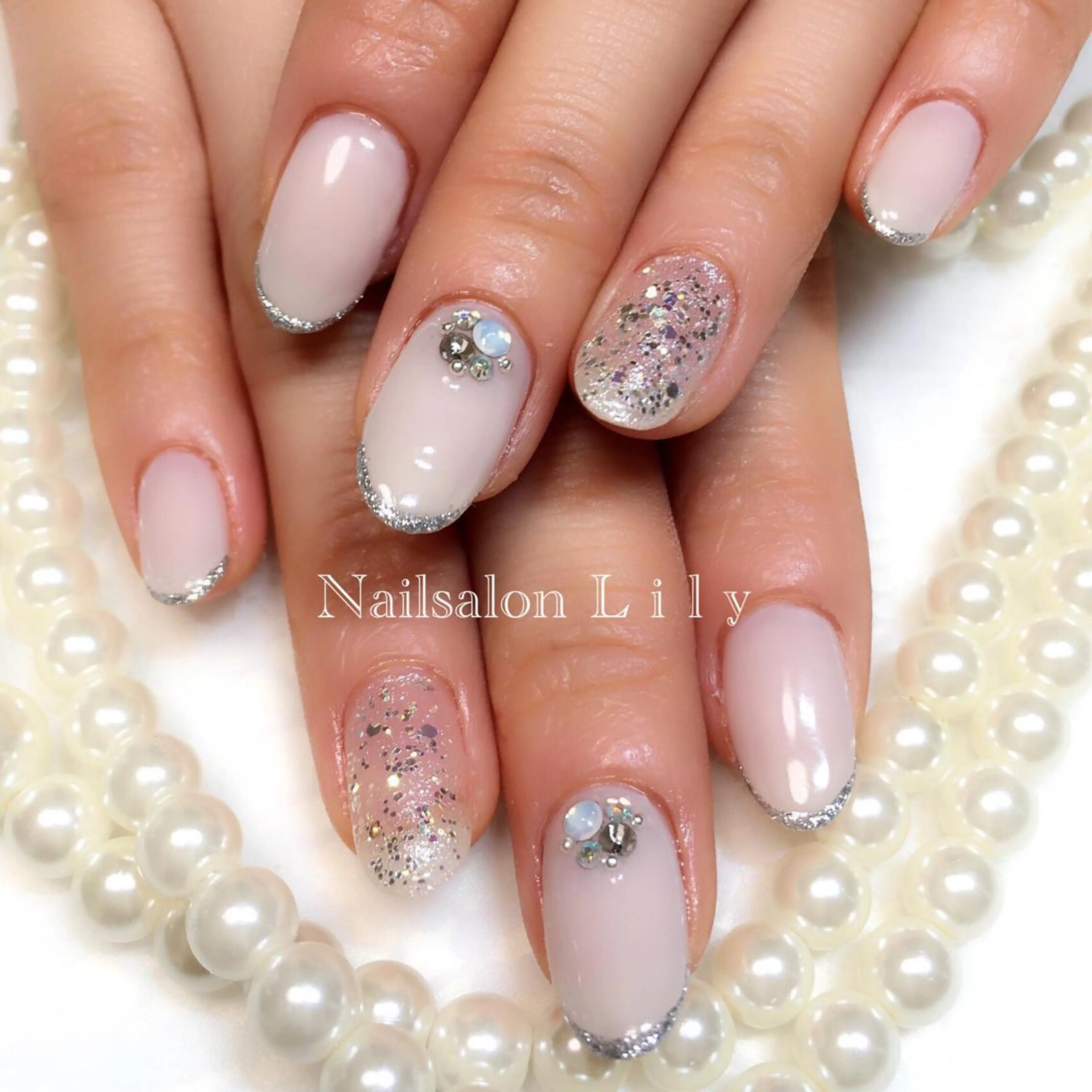 ネイル シルバー Lily*nail 🌻Mii🌻のネイルデザイン