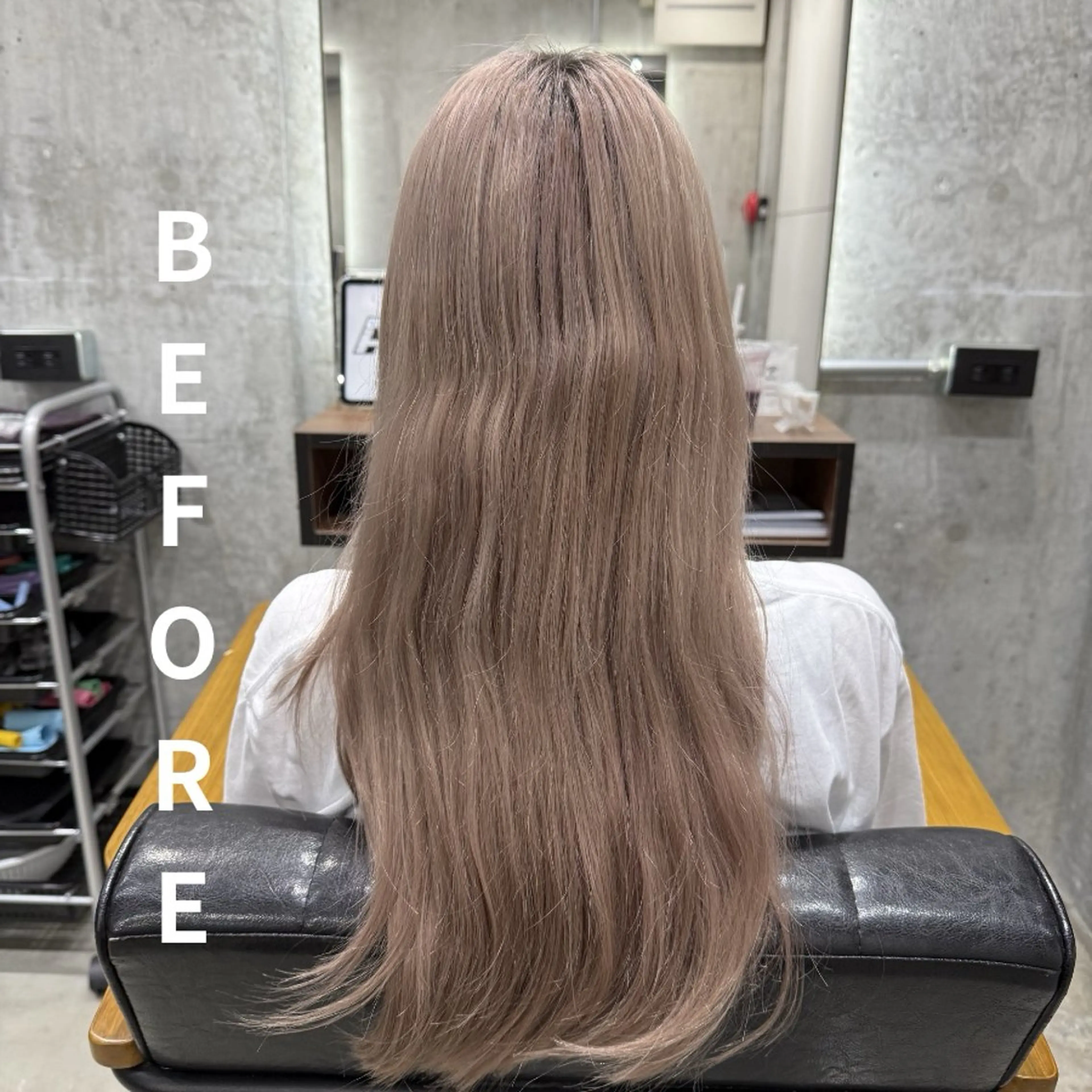 ロング カラー ホワイトブロンド RIKUTOのヘアスタイル