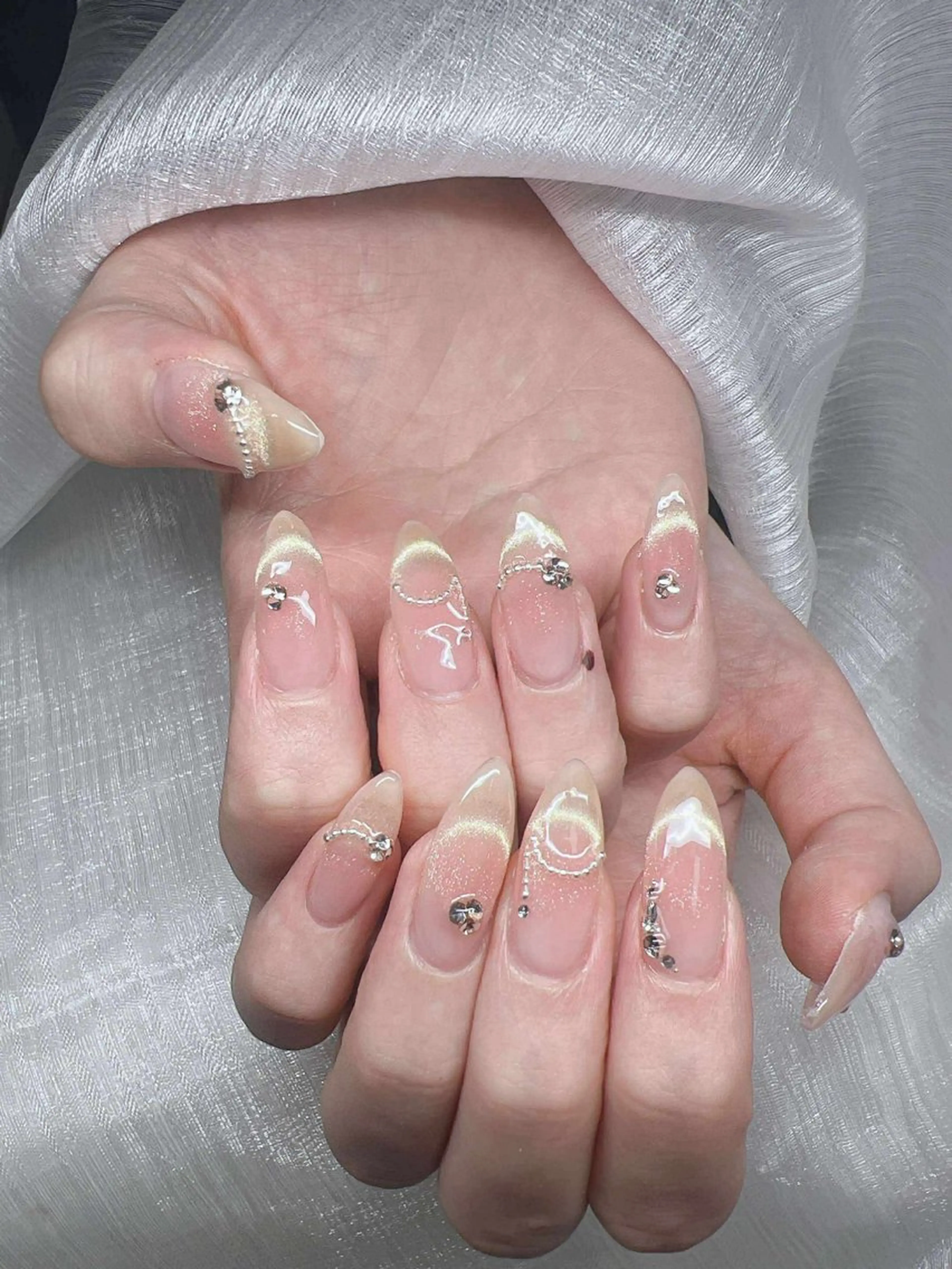 ネイル 長さ出し グラデーション 卒業式 キラキラネイル マグネットネイル ハンドネイル Lee Nailsのネイルデザイン