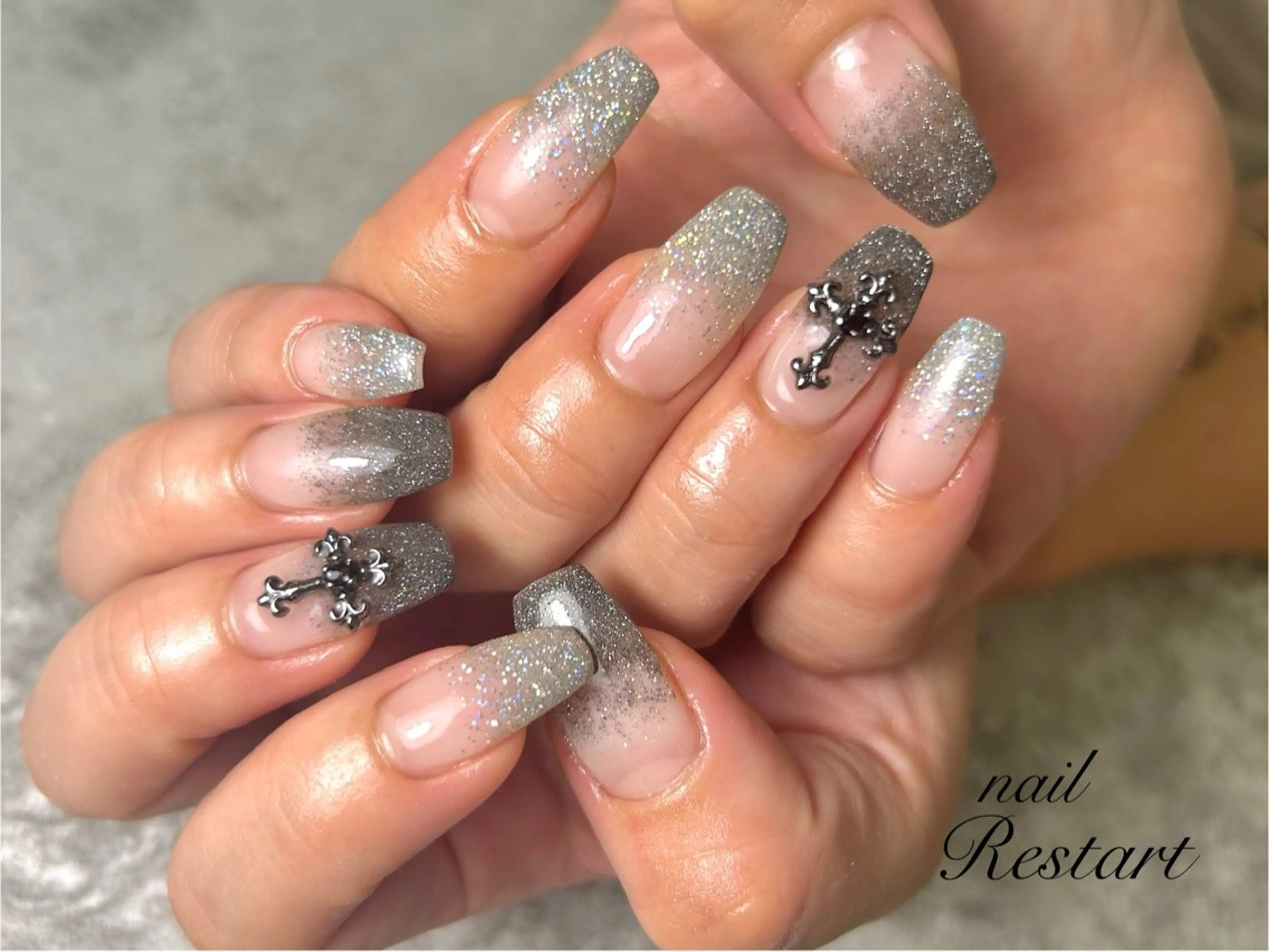 ミディアム ハンドネイル nail Restart所属・Restart YURIのネイルデザイン