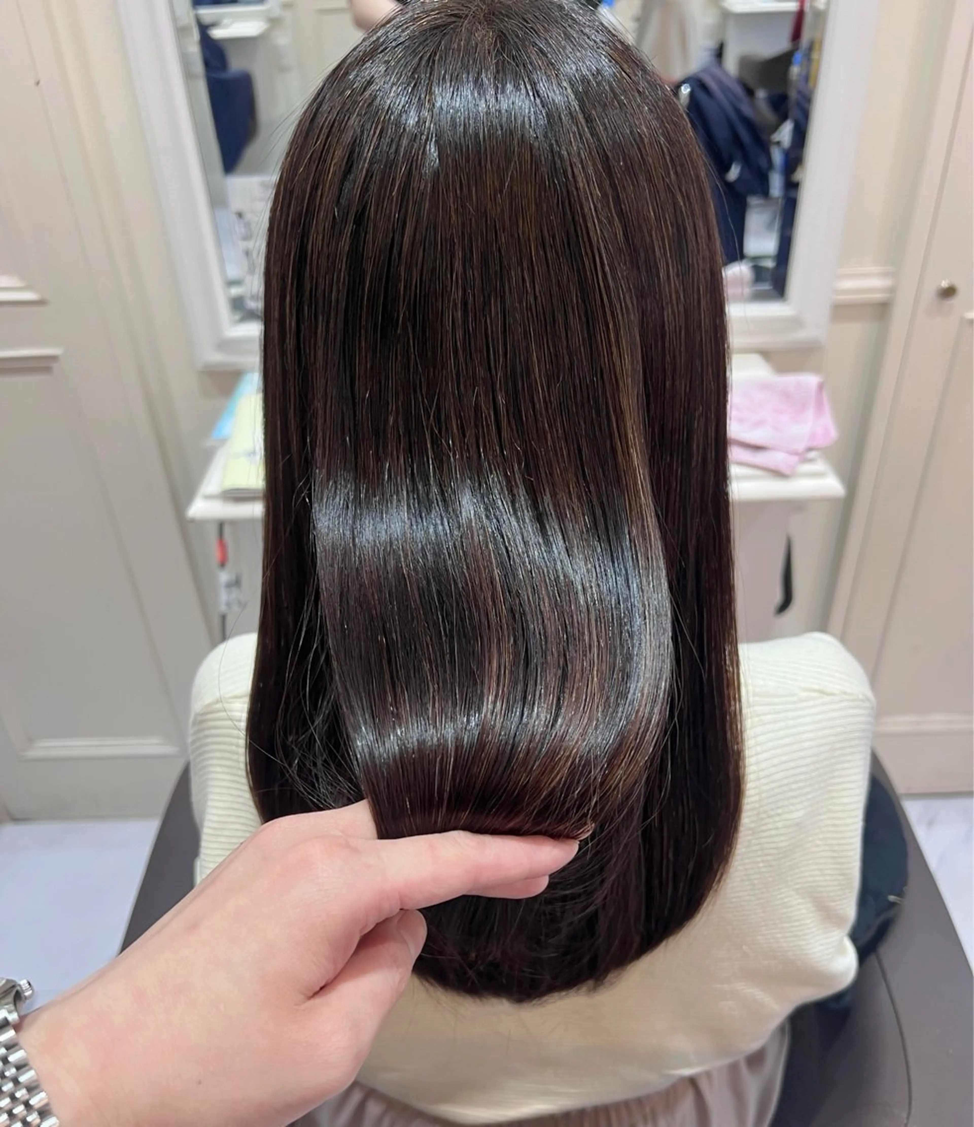 【美髪ケア、うねり対策】美フォルムカット+縮毛矯正+プレミアムトリートメント✨の写真