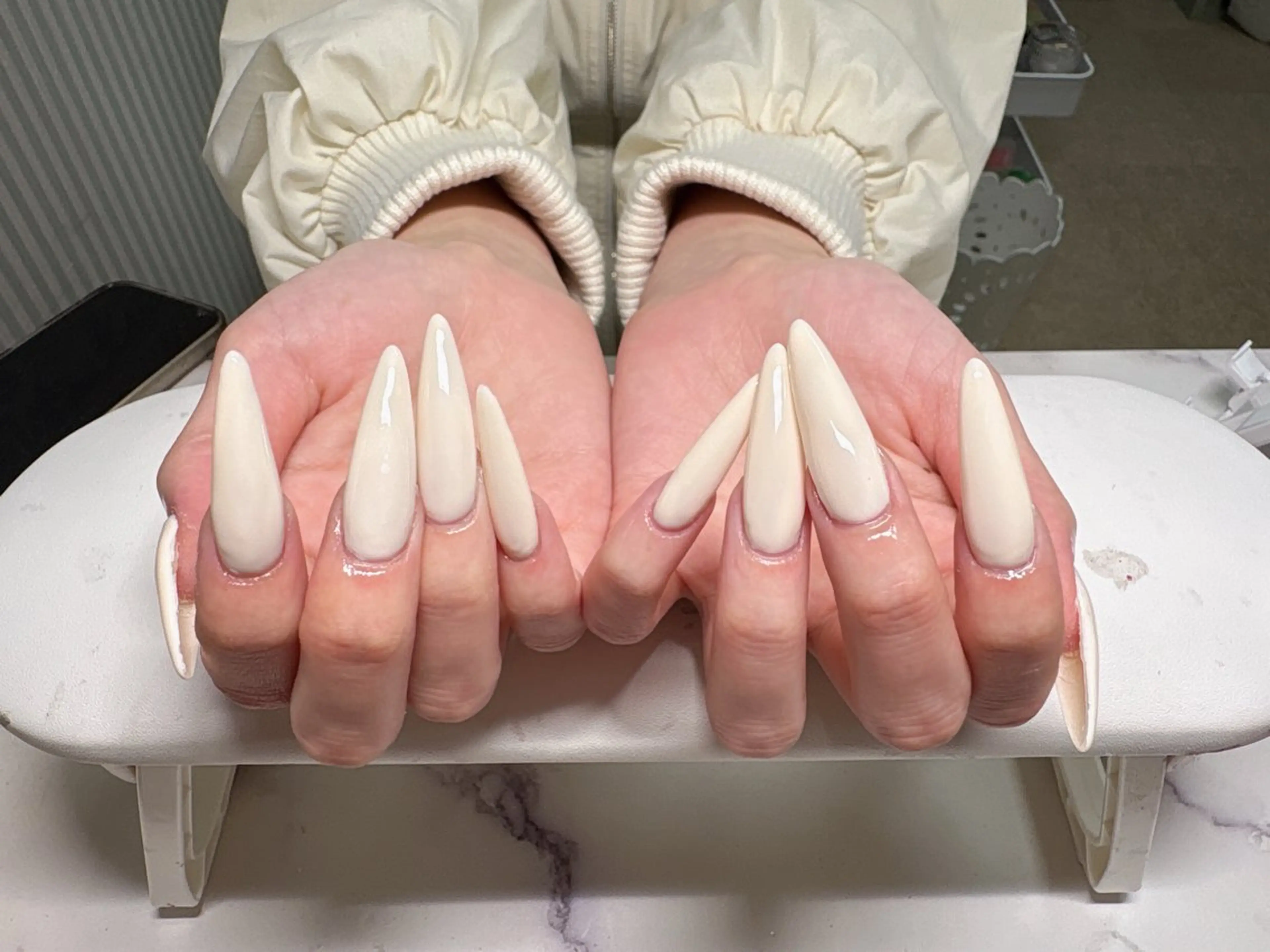 ネイル ハンドネイル Chiara 長さだしのネイルデザイン