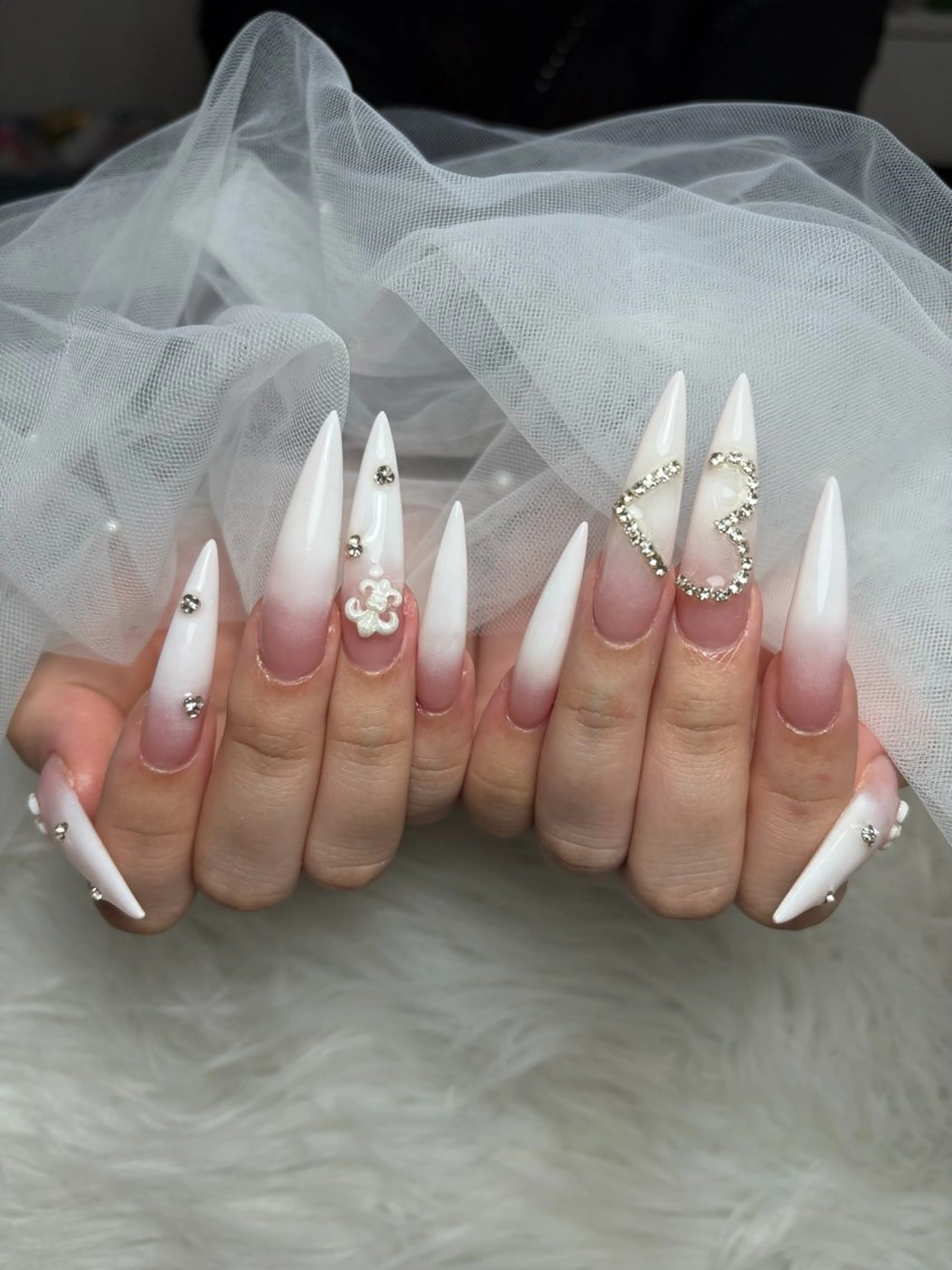 ネイル アートネイル 長さ出し ジェルネイル 韓国ネイル マグネットネイル ハンドネイル Cloudy Chan Nailのネイルデザイン