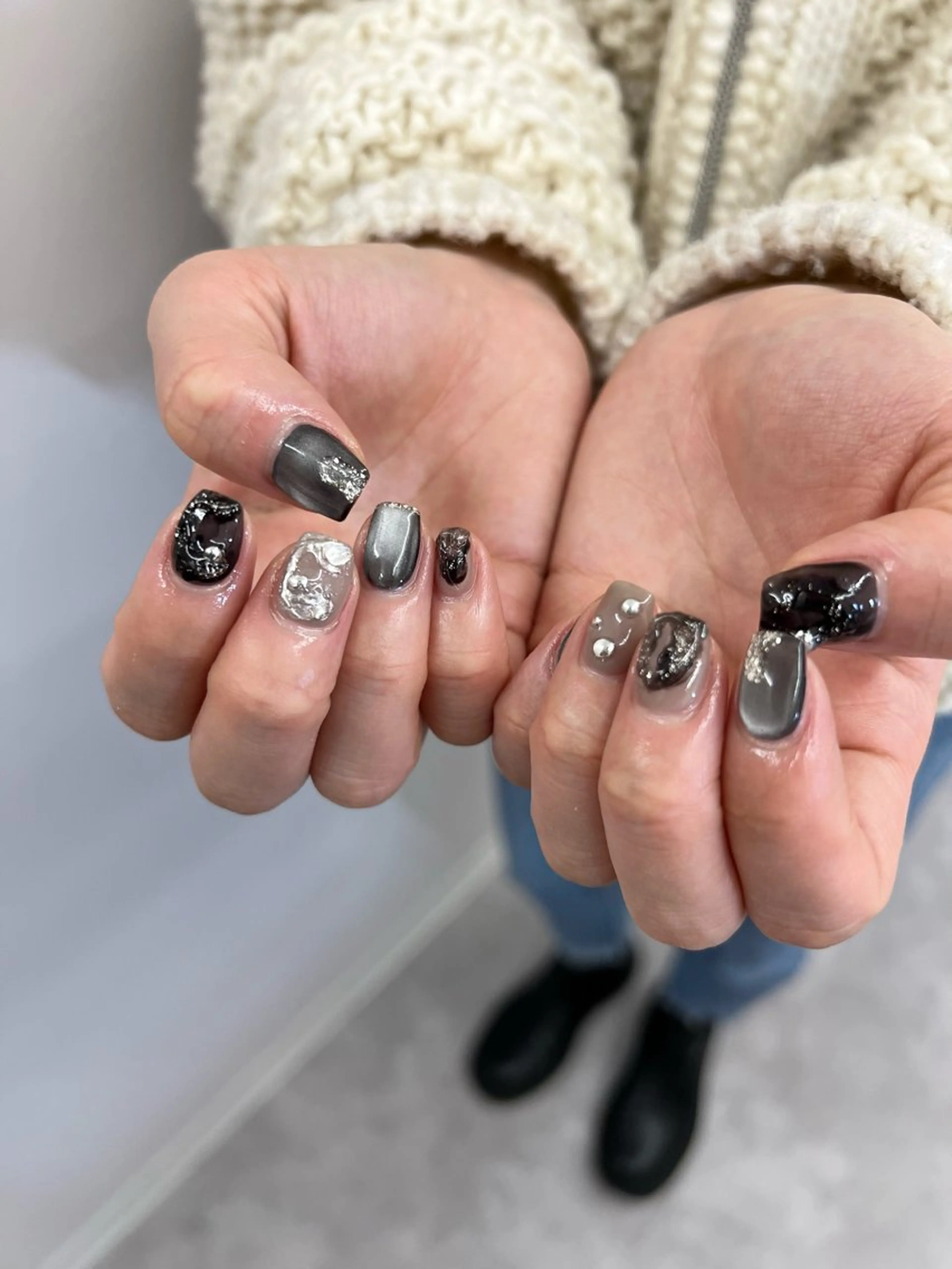 ネイル ジェルネイル マグネットネイル ニュアンスネイル パラジェル シルバー ハンドネイル ハンドケア Bana_ Nailのネイルデザイン