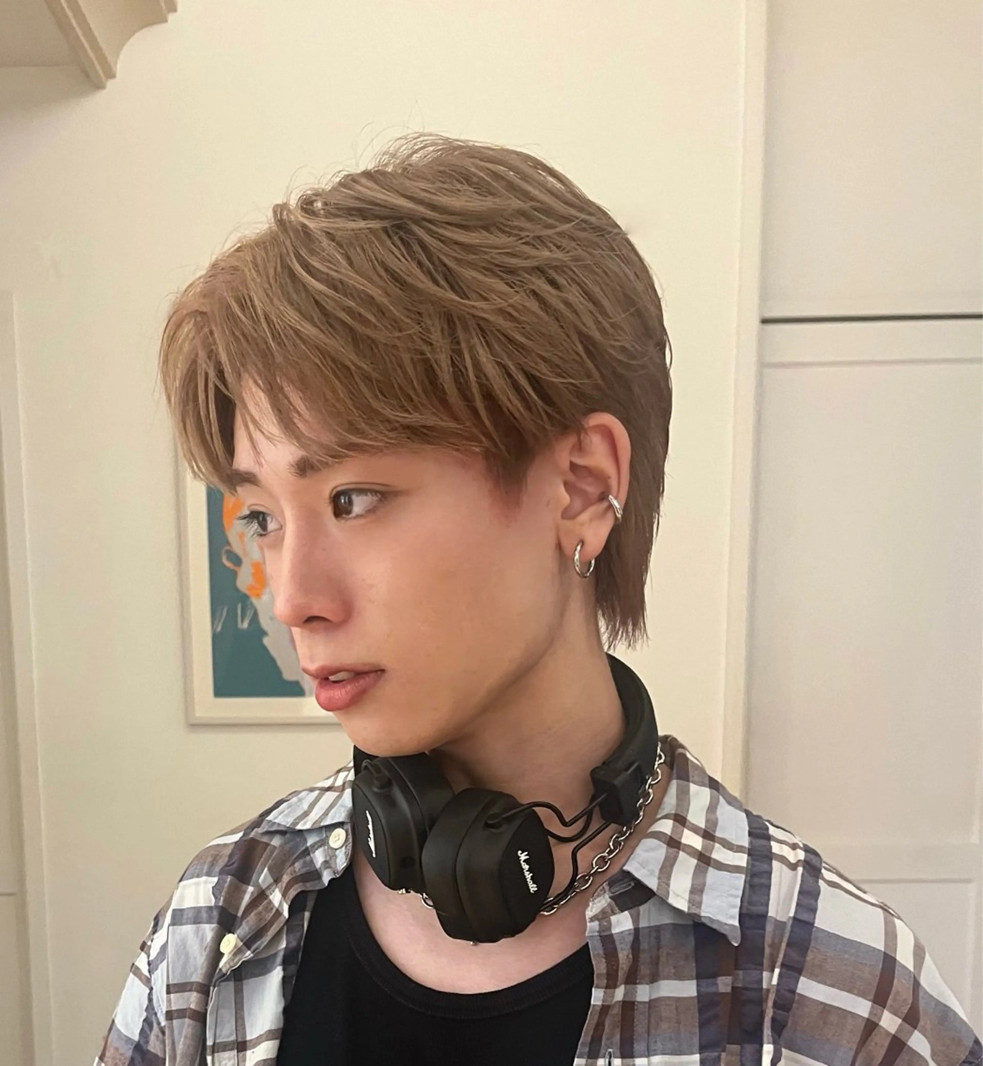 ショート メンズ メンズブリーチ センターパート メンズ韓国風 メンズウルフカット 韓国風ヘア カット SARA山口caz カット/パーマのヘアスタイル