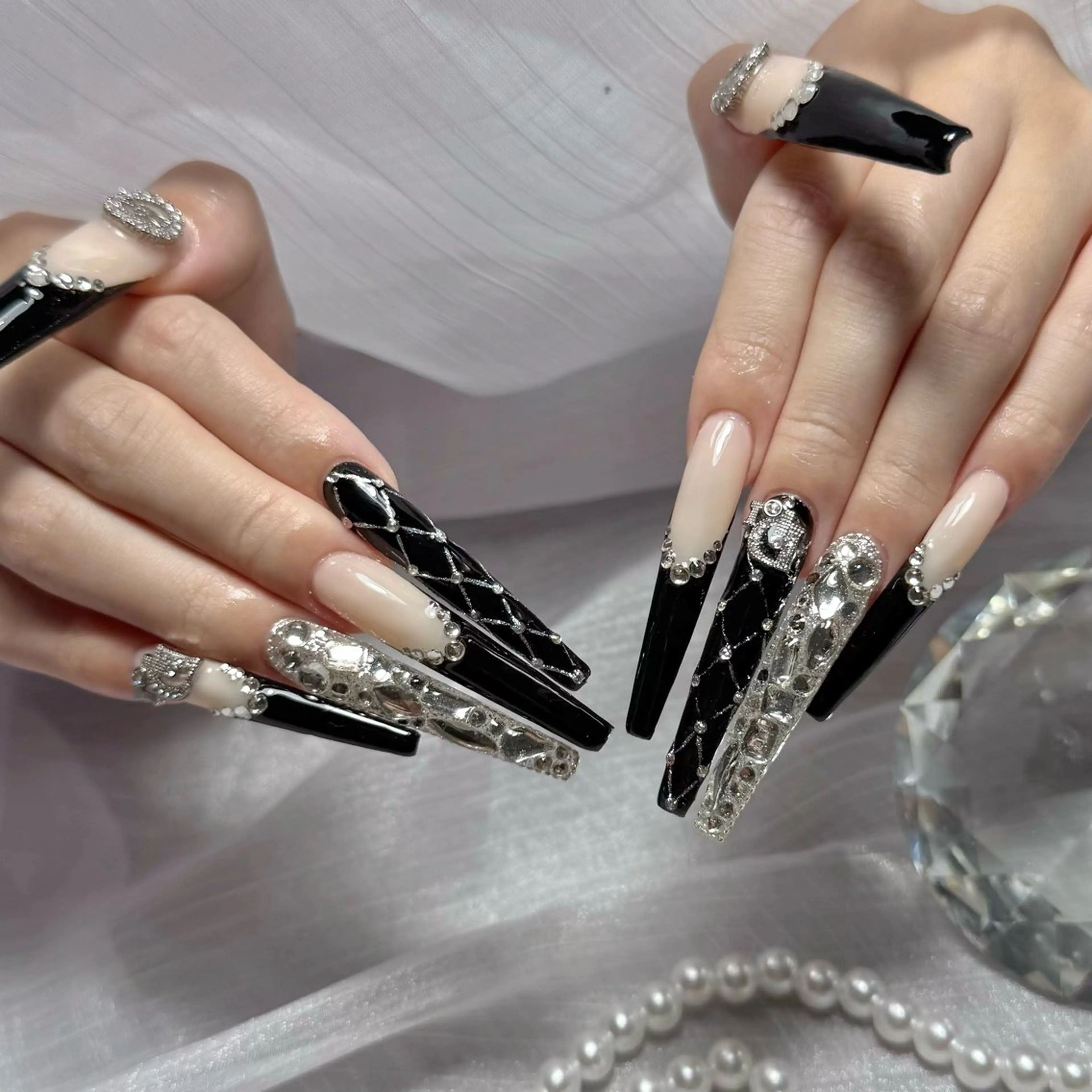 ネイル オーロラネイル クリアネイル 成人式 フラッシュネイル ジェルネイル ハンドネイル Amee Nail Salonのネイルデザイン