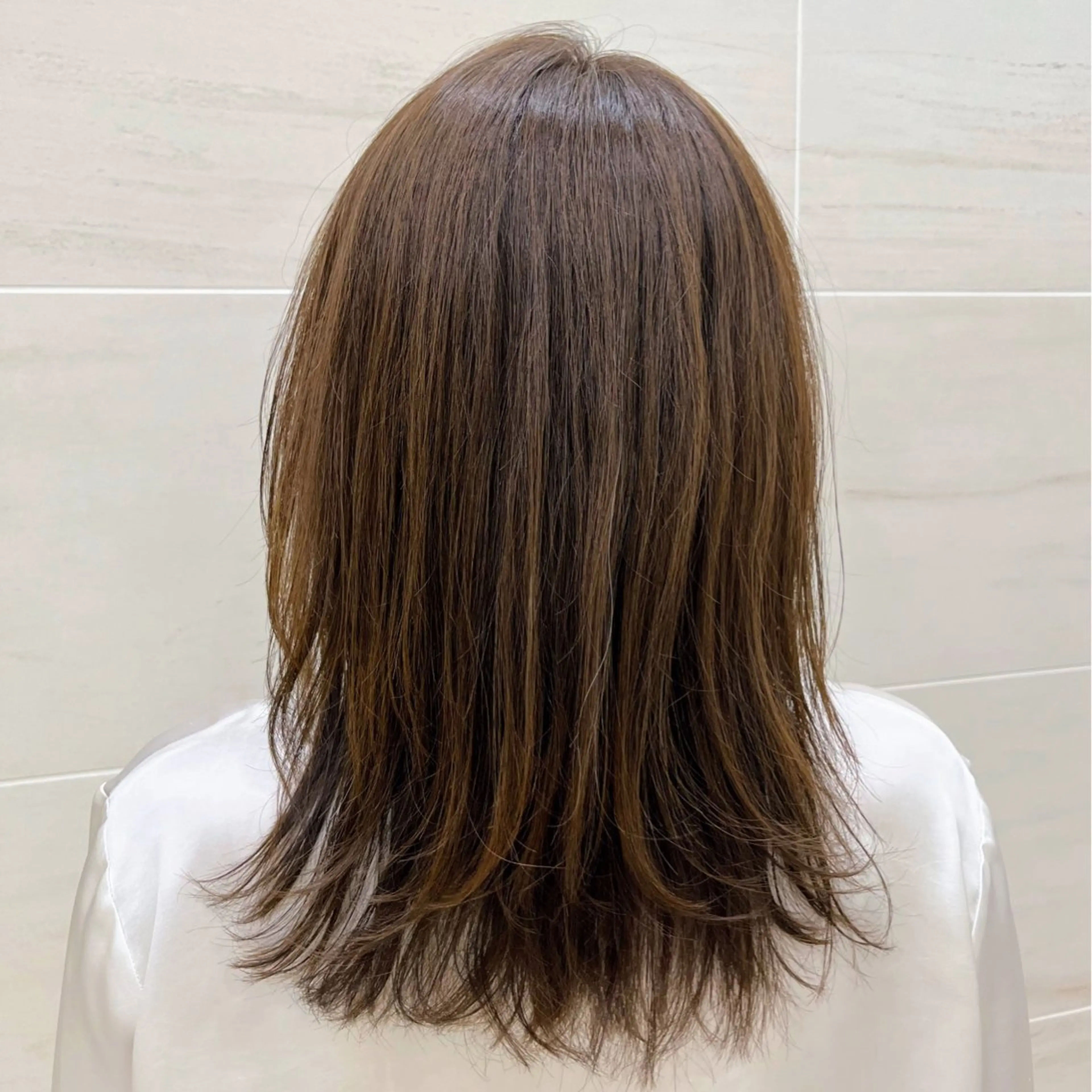 ミディアム ミディアムレイヤー レイヤーカット 外ハネヘア 押上/ショート・ボブ /パーマ/山口卓朗のヘアスタイル