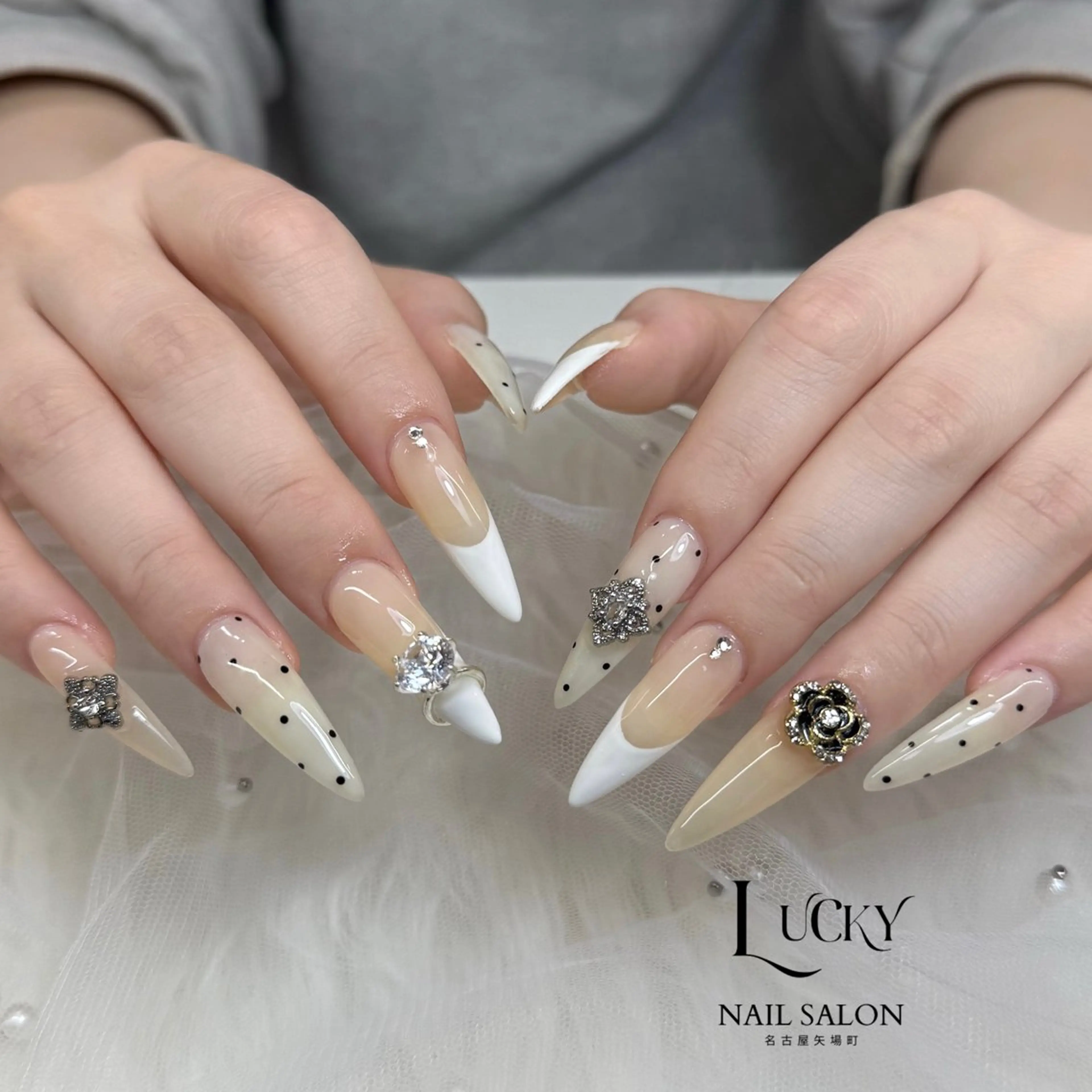 ネイル アートネイル ジェルネイル ロングネイル 持ち込み シンプルネイル ハンドネイル Lucky Nail Salonのネイルデザイン