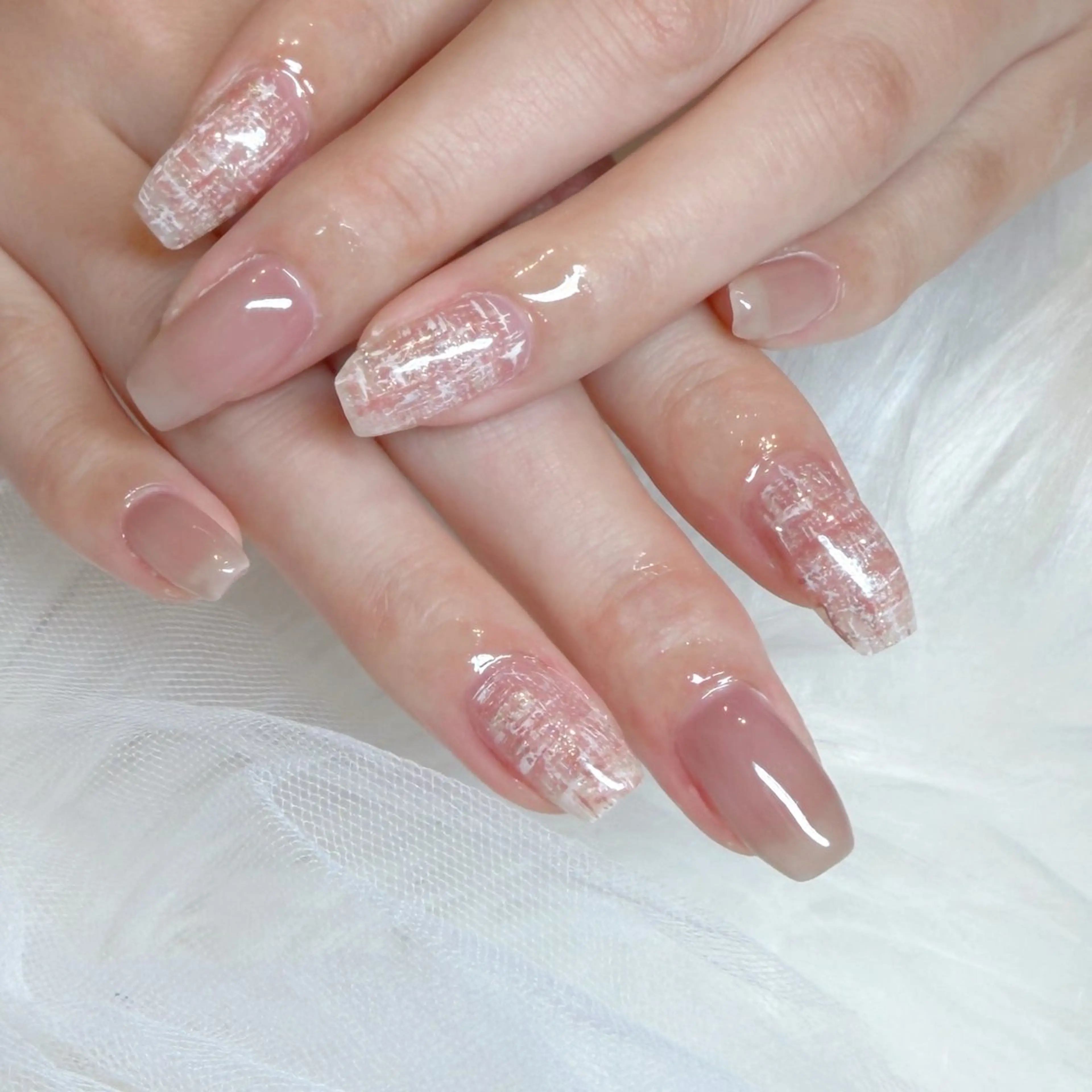 ネイル ピンク シンプルネイル ツイードネイル 冬ネイル ハンドネイル aitas | nanamiのネイルデザイン