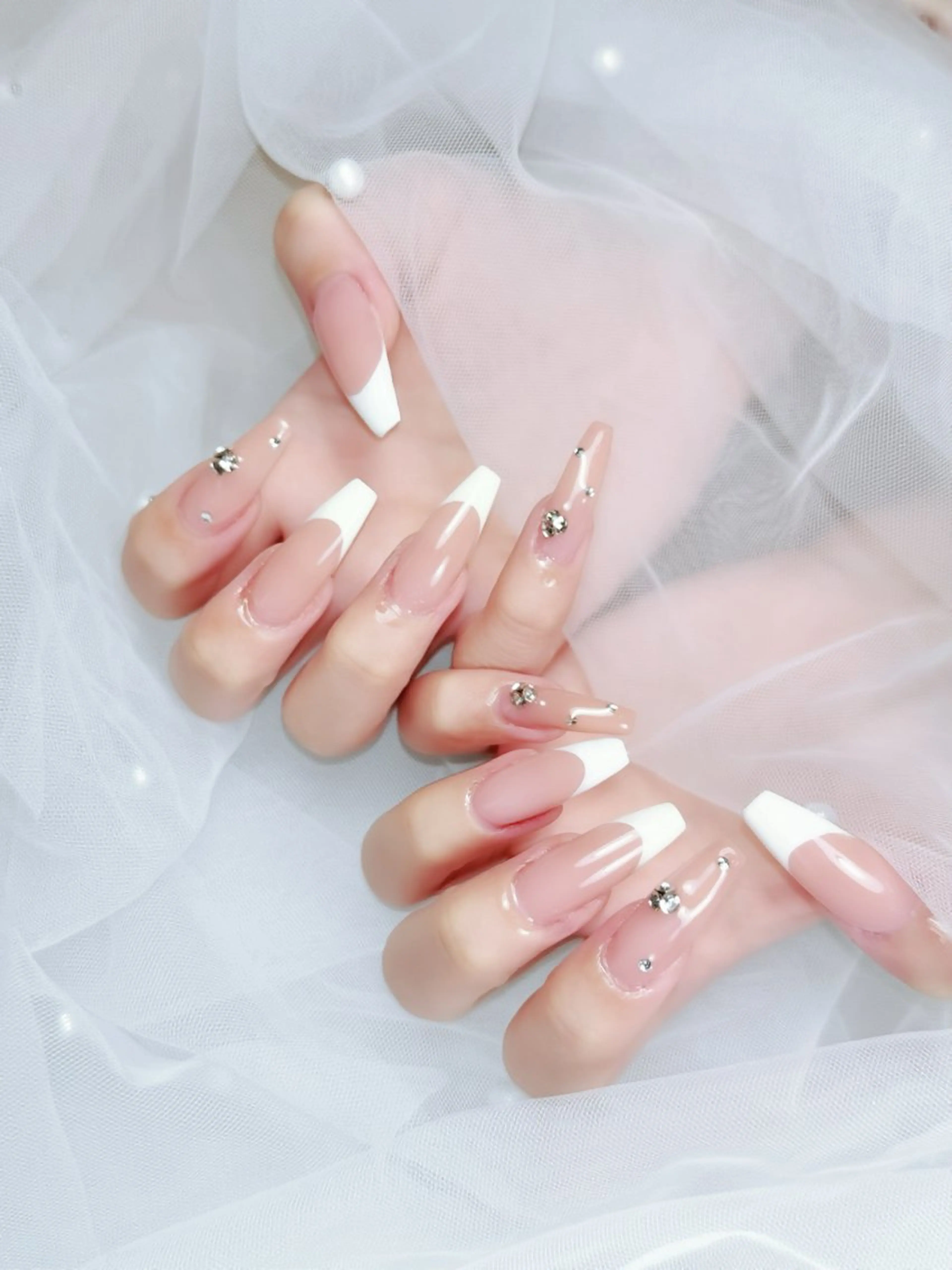 ネイル フレンチネイル ストーンネイル ワンホンネイル S. Hanaのネイルデザイン