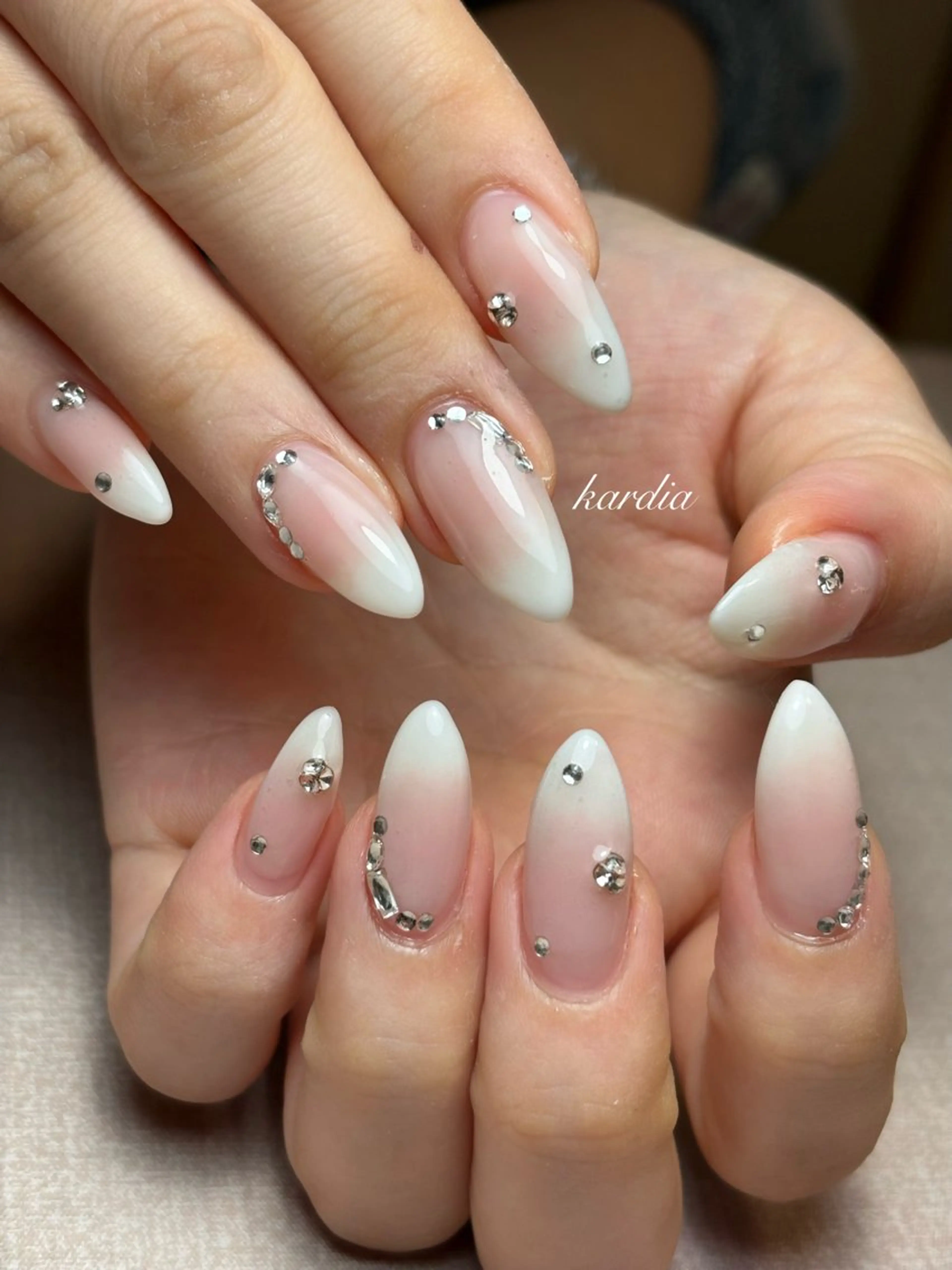 ネイル ハンドネイル καρδιά -ｶﾙﾃﾞｨｱ-のネイルデザイン