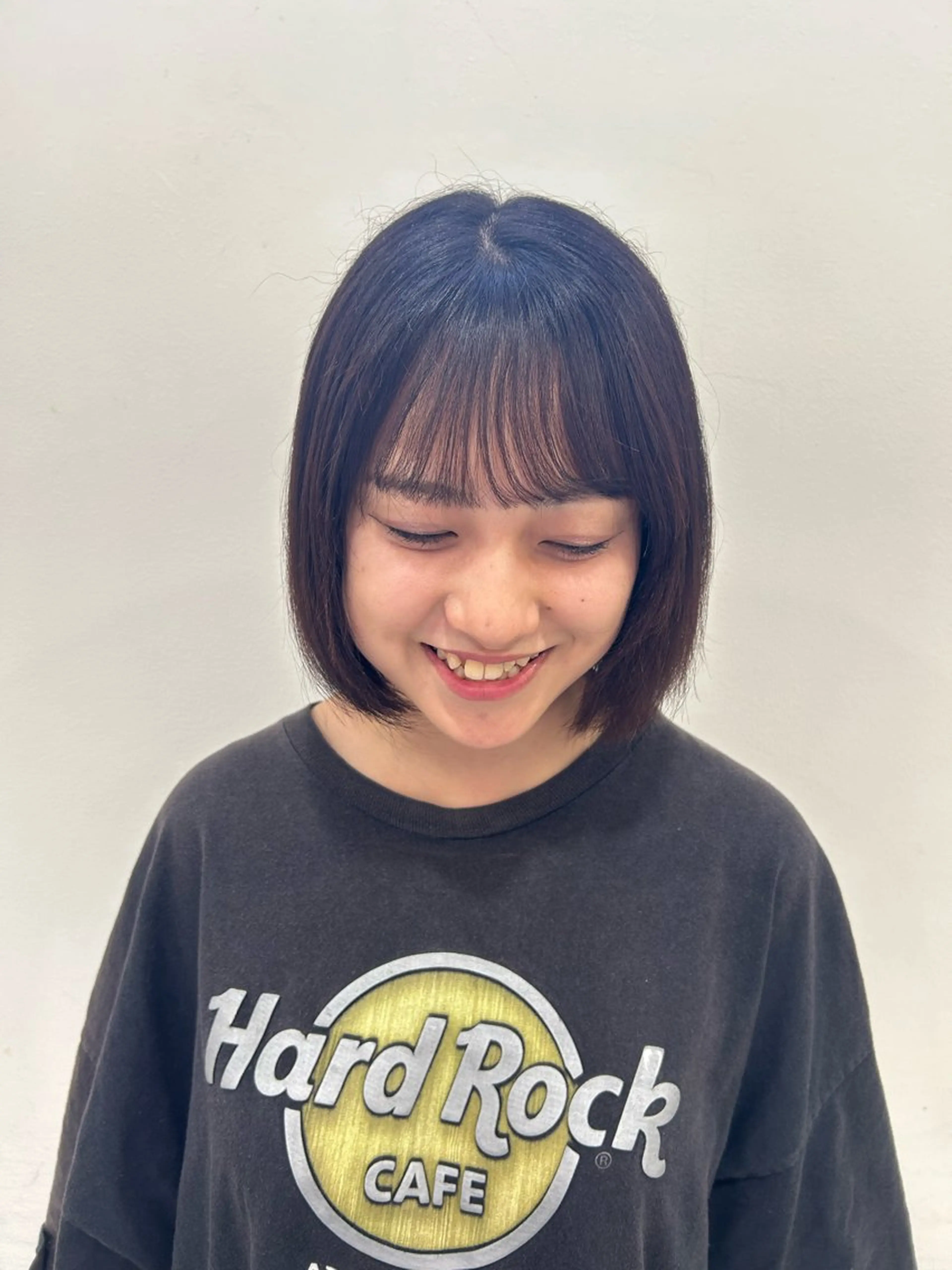 ミディアム レイヤー／マツエク 💋𝑨𝑵𝑵𝑨のヘアスタイル