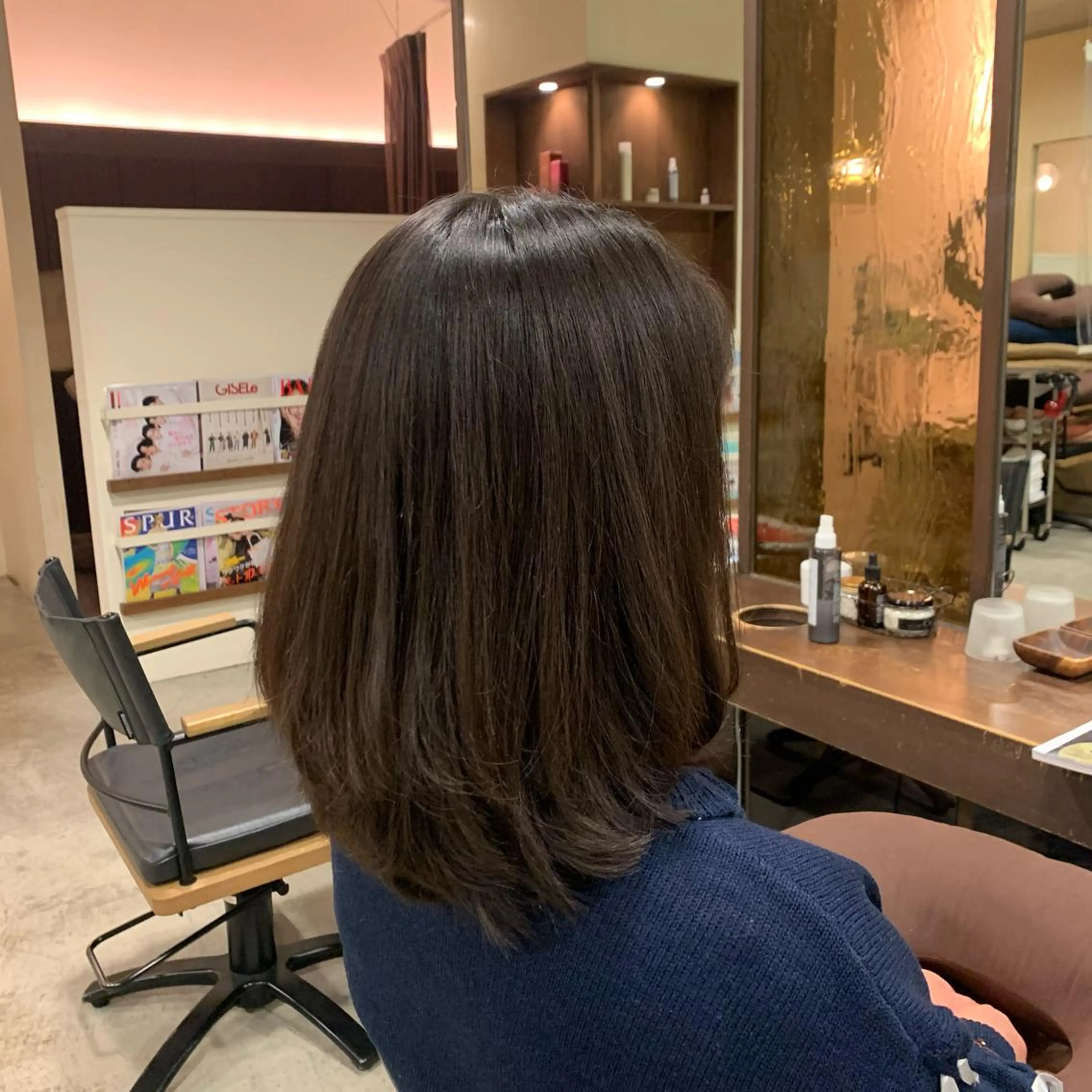 ミディアム ミディアムレイヤー レイヤーカット SUZUNO🤎ボブ レイヤー🫧顔周りのヘアスタイル