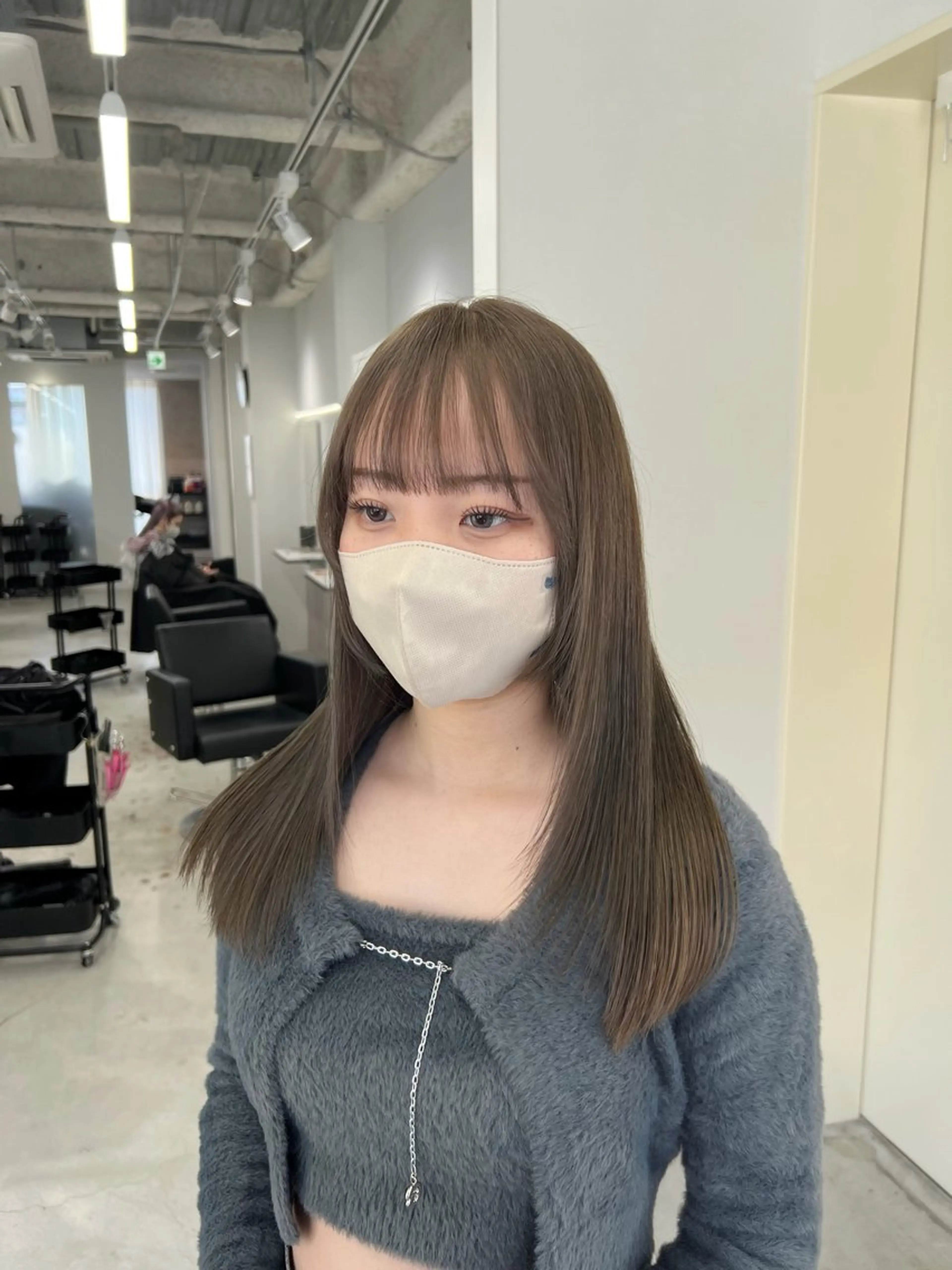 セミロング ヘアカラー maya レイヤーカットのヘアスタイル