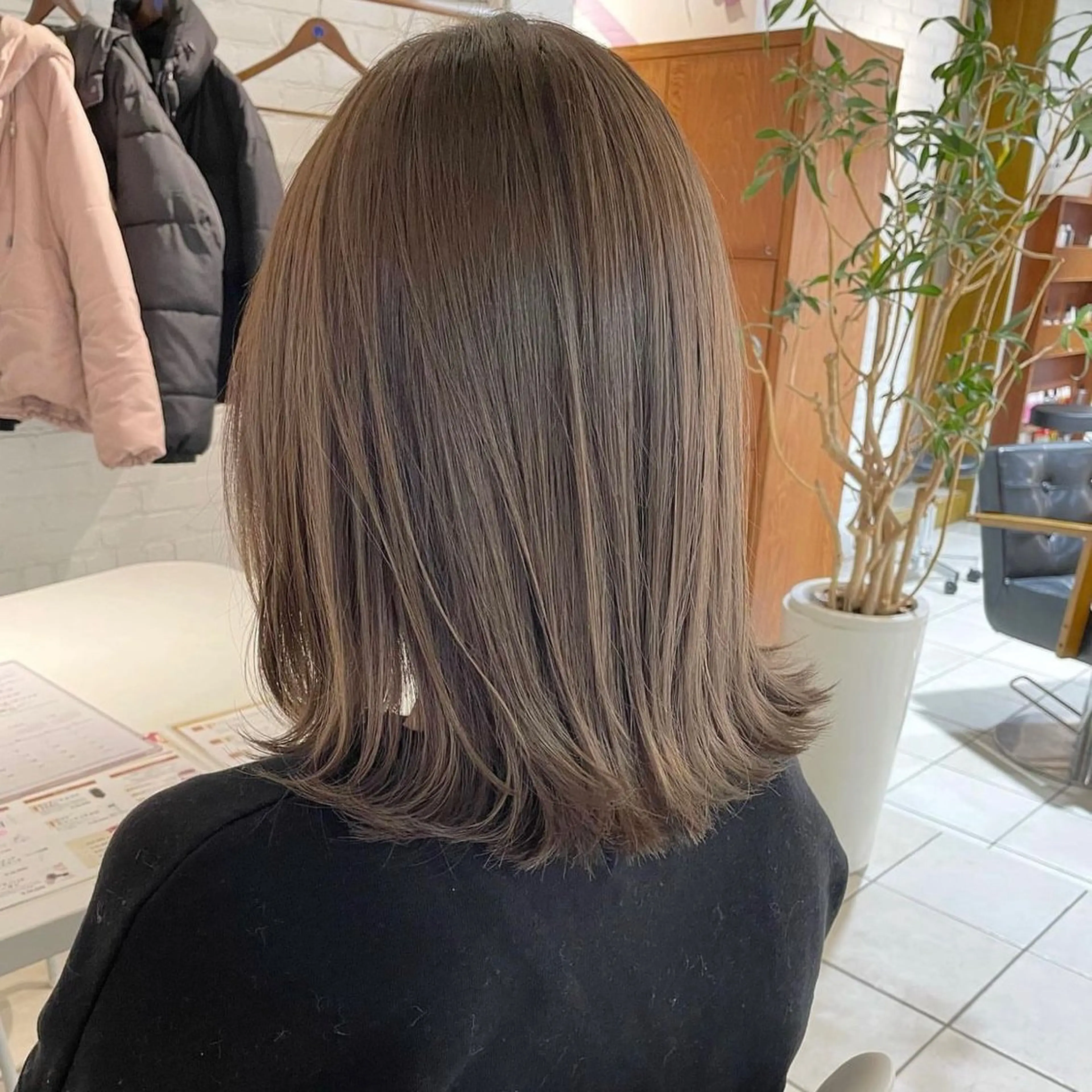 カラー ベージュカラー ブリーチ ブリーチなしカラー 💫レイヤーカット 💫ブリーチ💫サキのヘアスタイル
