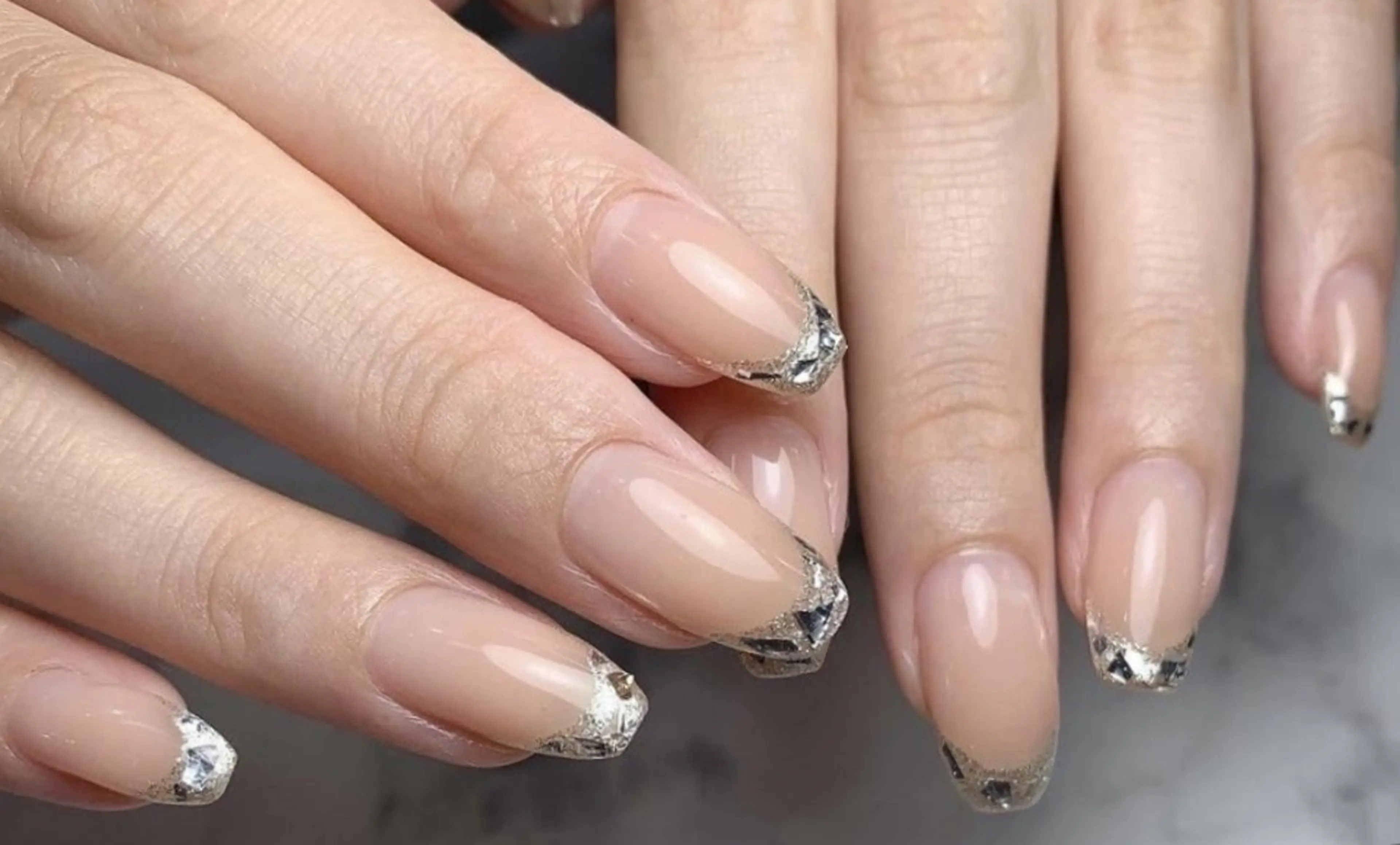 ネイル フレンチネイル ガラスフレンチ CI CIのネイルデザイン