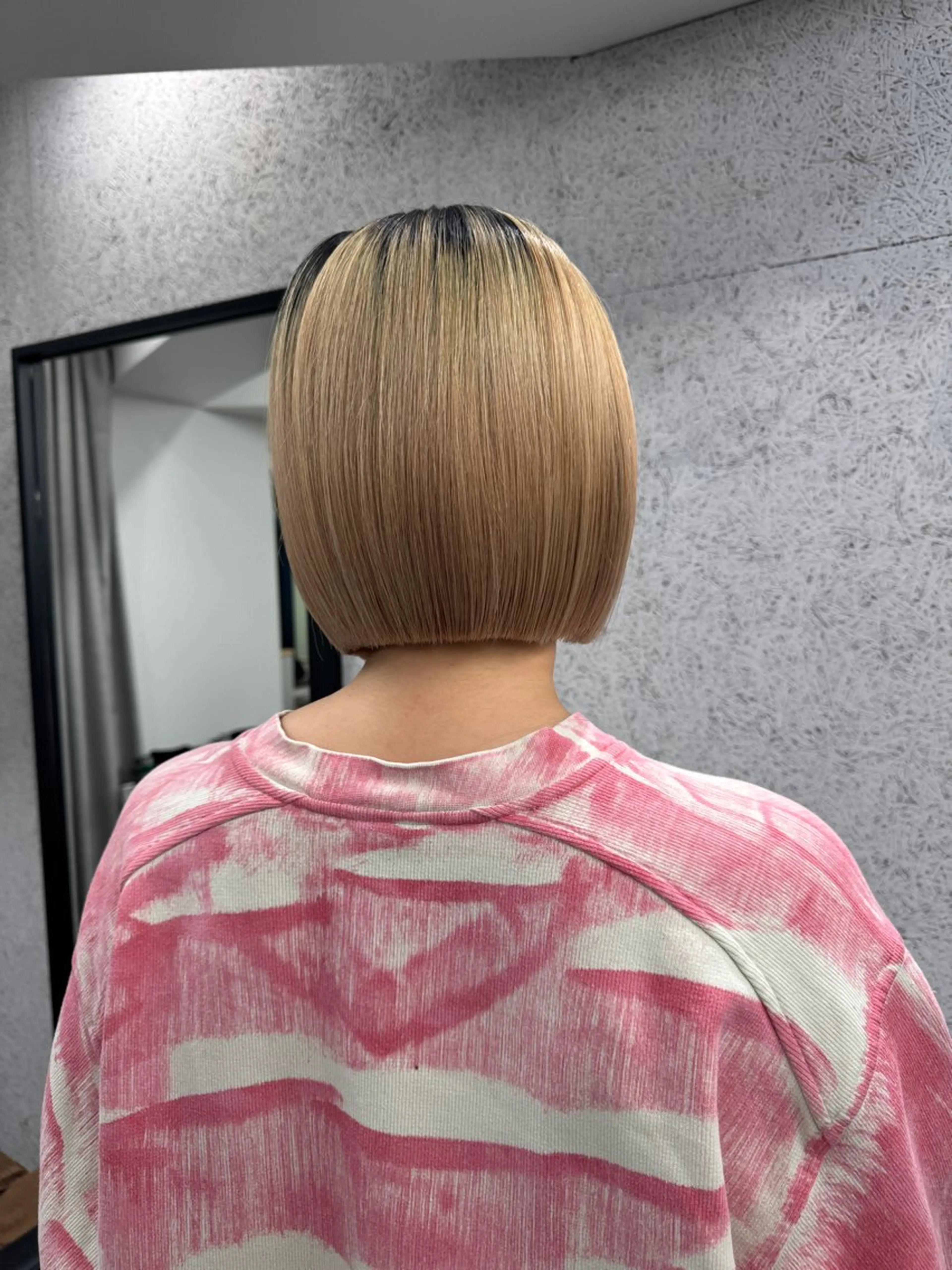 ミディアム 切りっぱなしボブ レイヤー/縮毛矯正のヘアスタイル