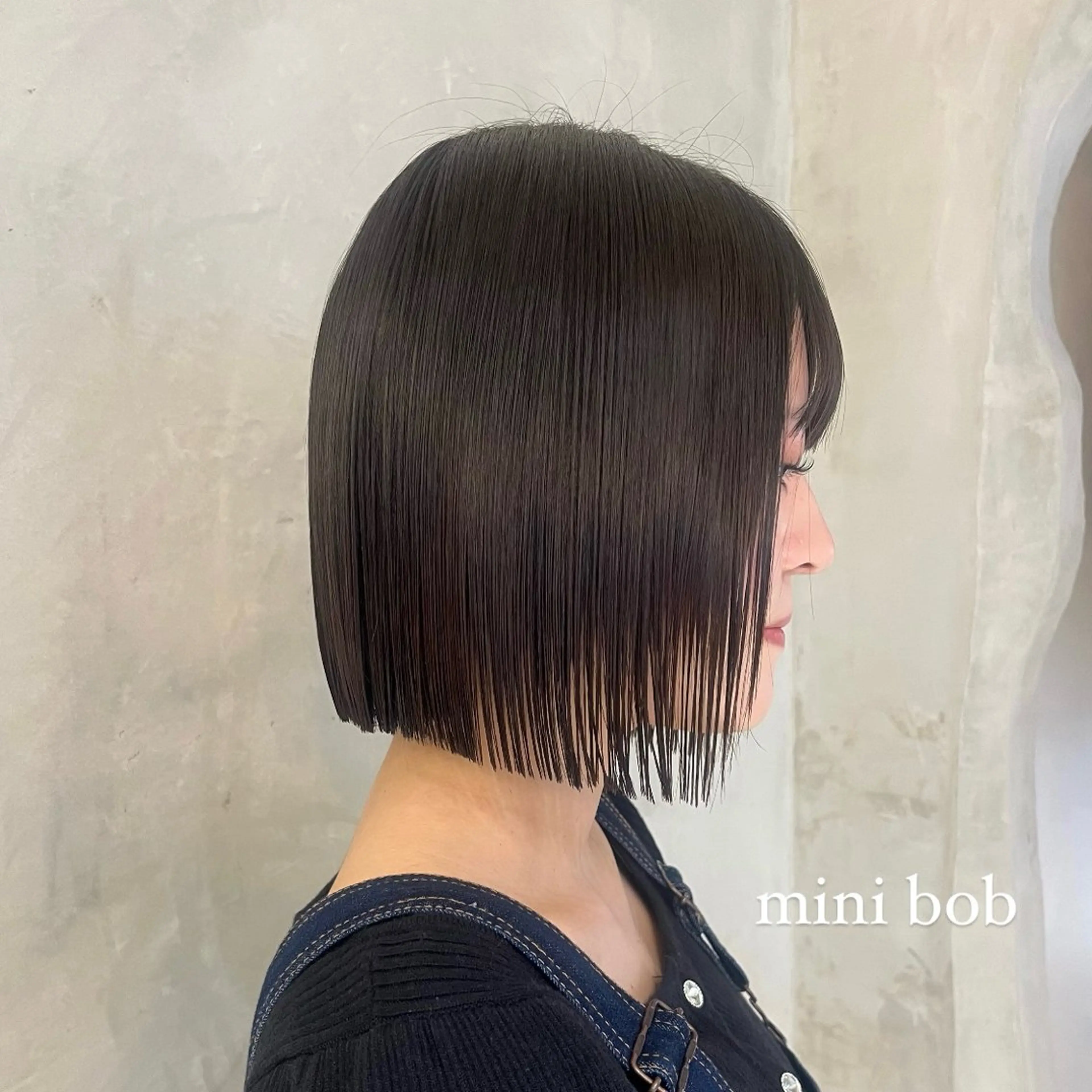 ミディアム 切りっぱなしボブ ボブ カット 切りっぱなしボブ/ 艶カラー/綾莉のヘアスタイル