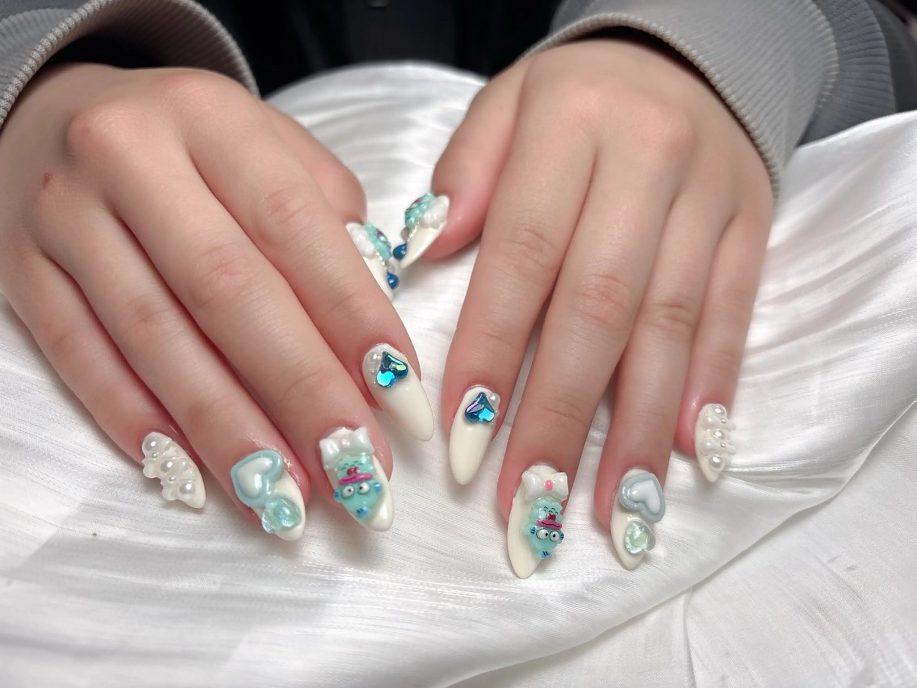 ネイル ハンドネイル ハンドケア みなみ 。のネイルデザイン