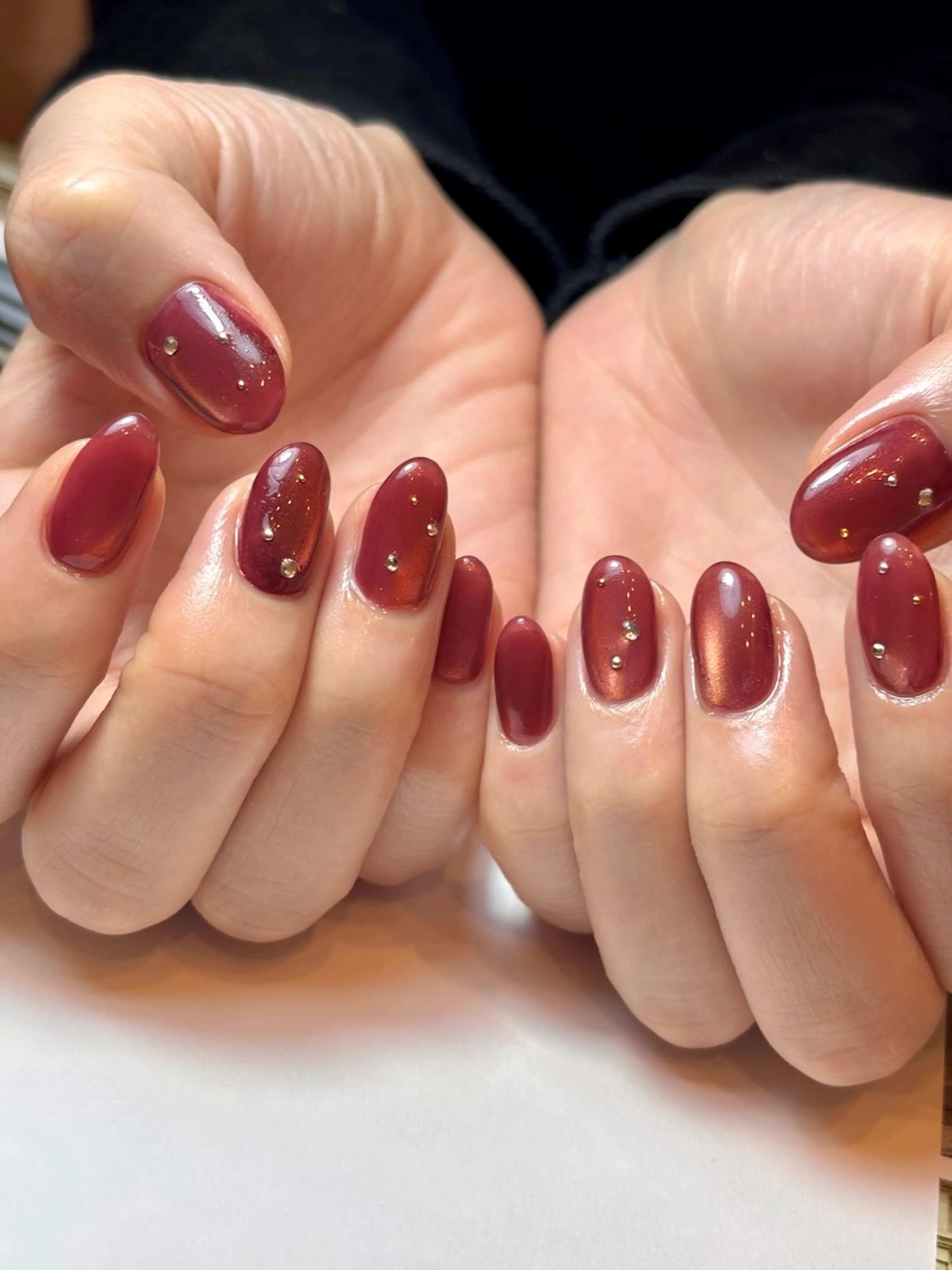 ネイル フットネイル ジェルネイル マグネットネイル ニュアンスネイル ワンカラーネイル illum hicariのネイルデザイン