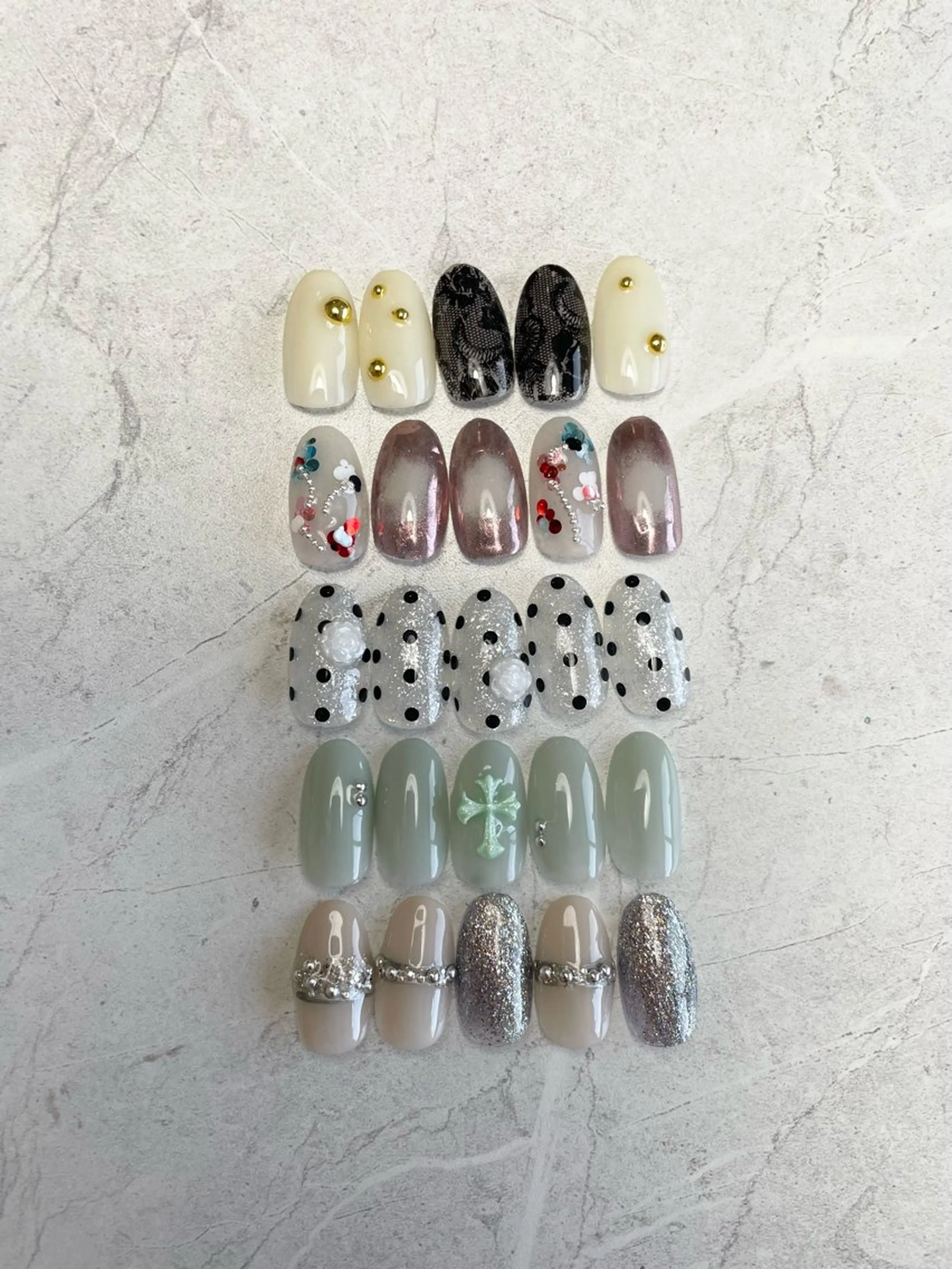 ネイル ドット キラキラネイル レース ミラーネイル ニュアンスネイル ハンドネイル miinail miyuuのネイルデザイン