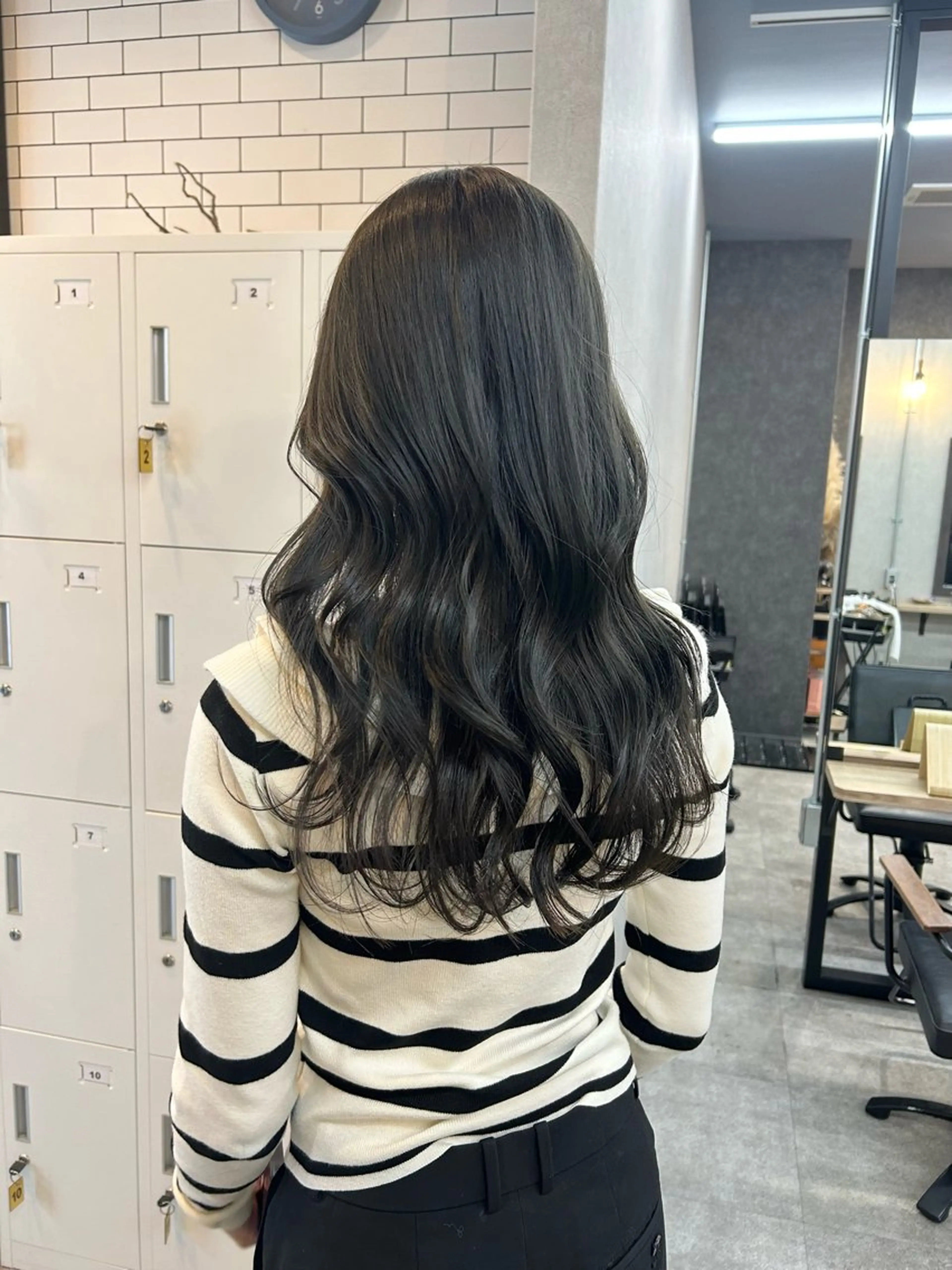 セミロング カラー いなみね はるきのヘアスタイル