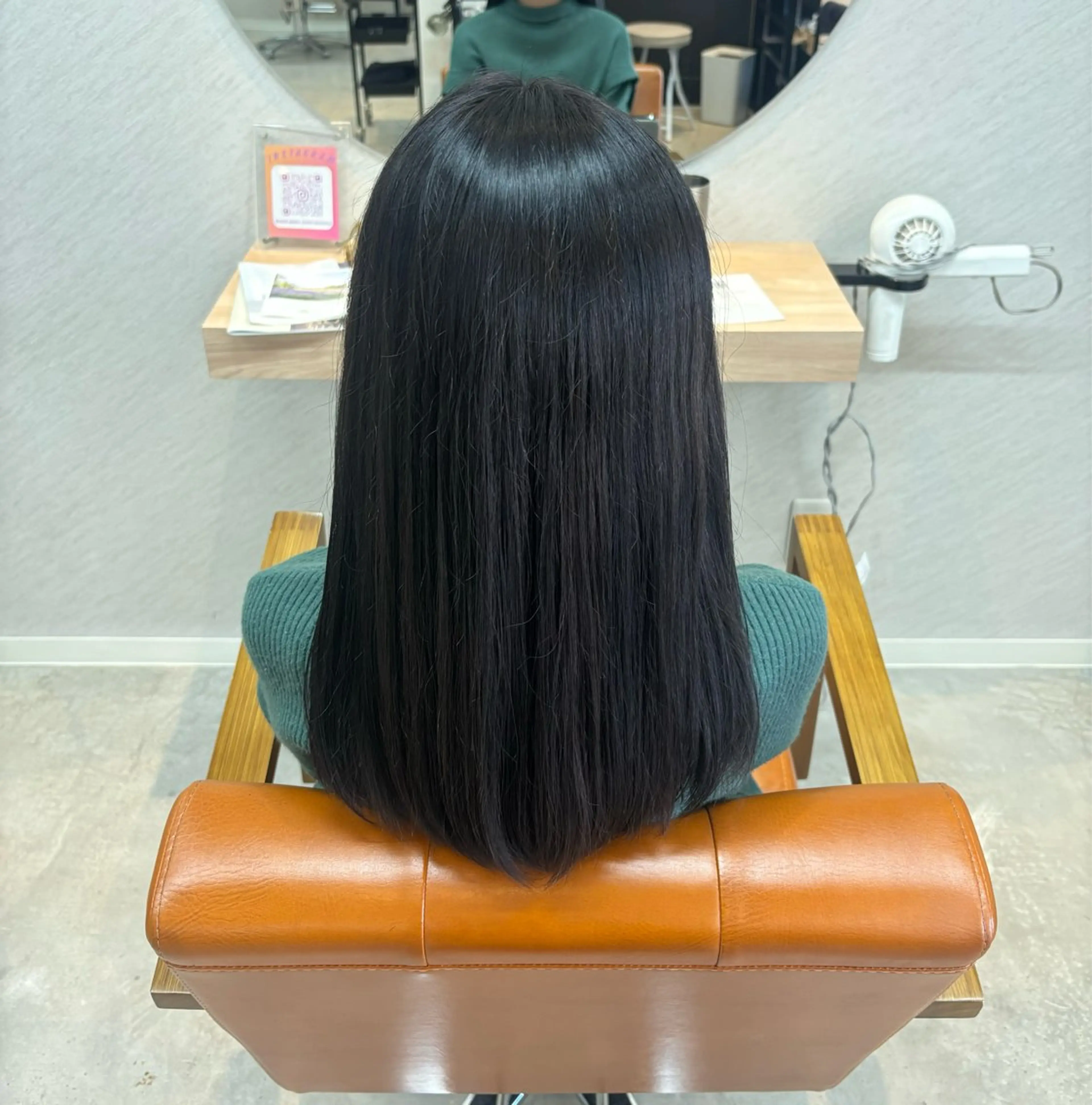 セミロング 山崎 美羽のヘアスタイル