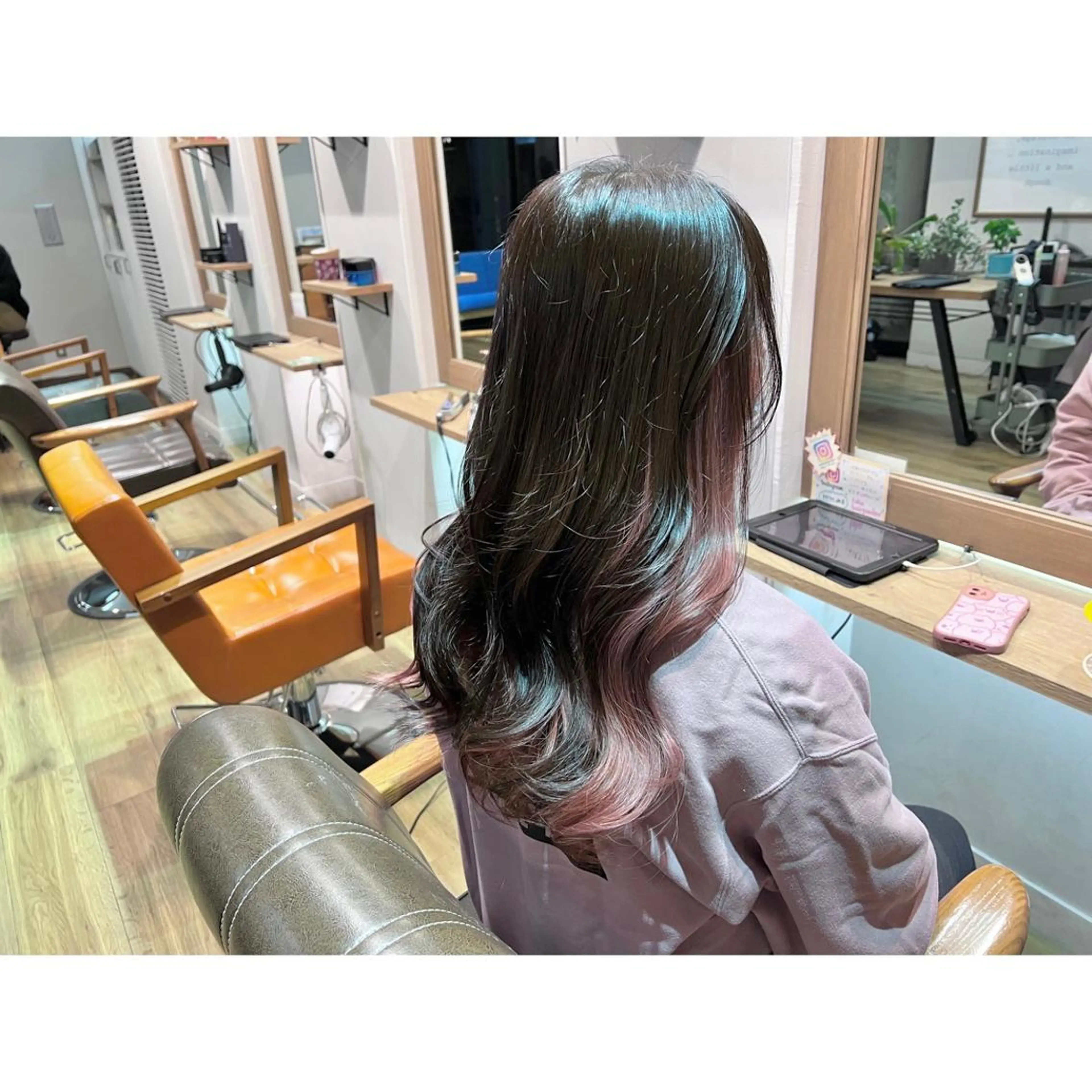 ロング カラー ブリーチ ピンクカラー ヘアカラー トリートメント ツキダテ ユイのヘアスタイル