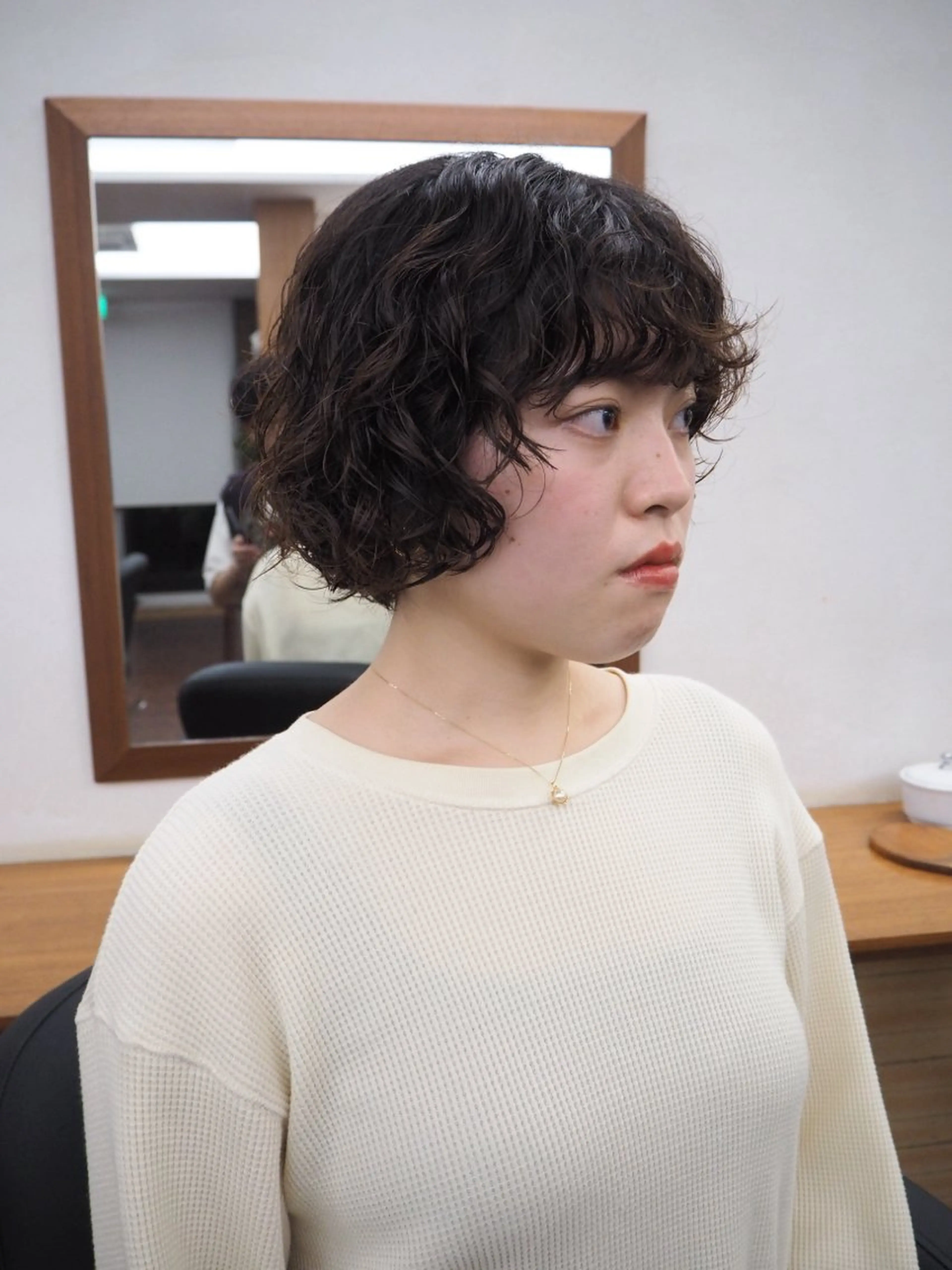 ミディアム パーマ ミディアムパーマ ボブ レイヤーカット ニュアンスパーマ プードルパーマ カット パーマ トリートメント 似合わせレイヤー/ パーマヘア/高倉のヘアスタイル