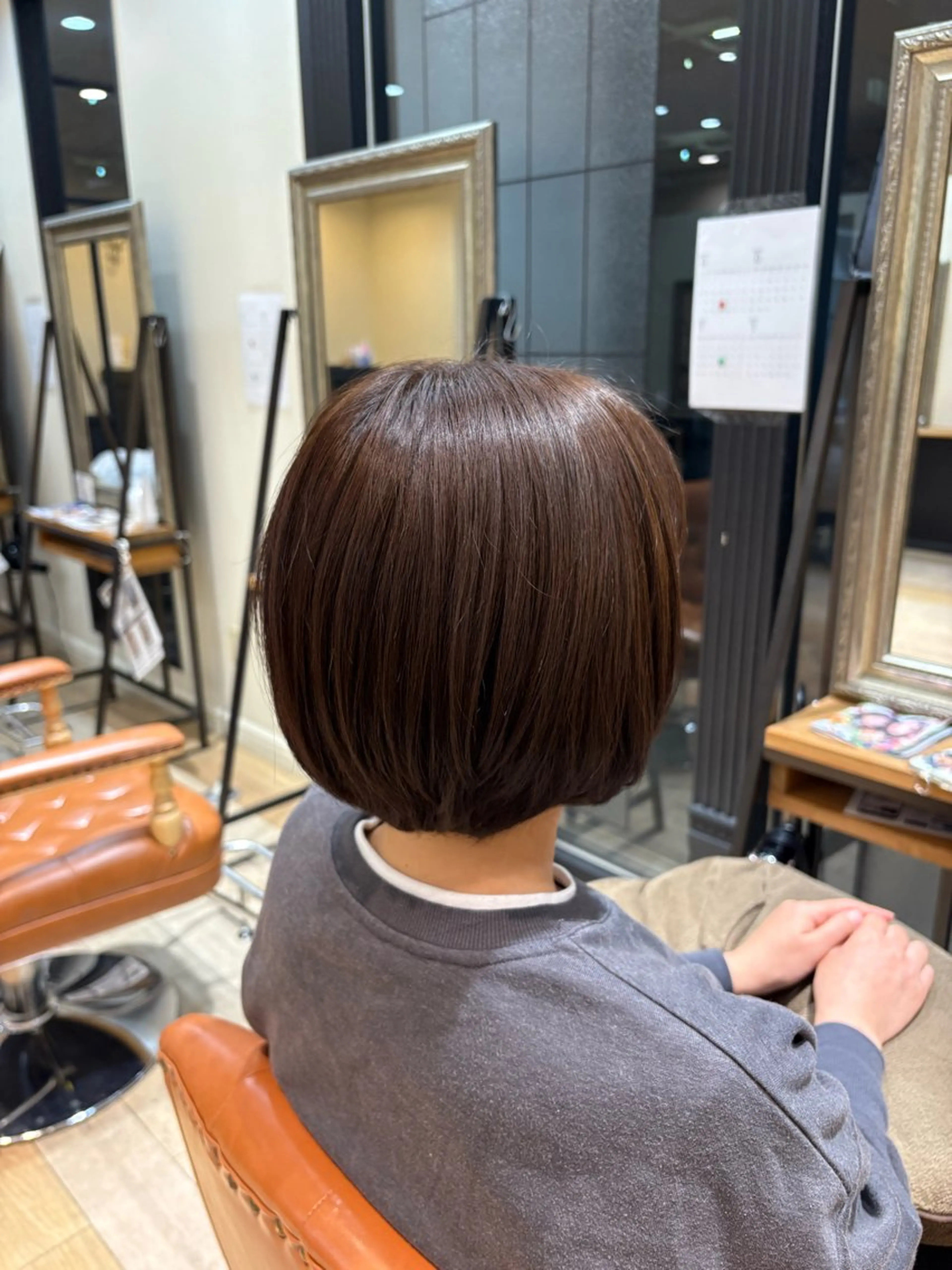 ショート カラー カット ヘアカラー しおり🍬 KOKORO🤍のヘアスタイル