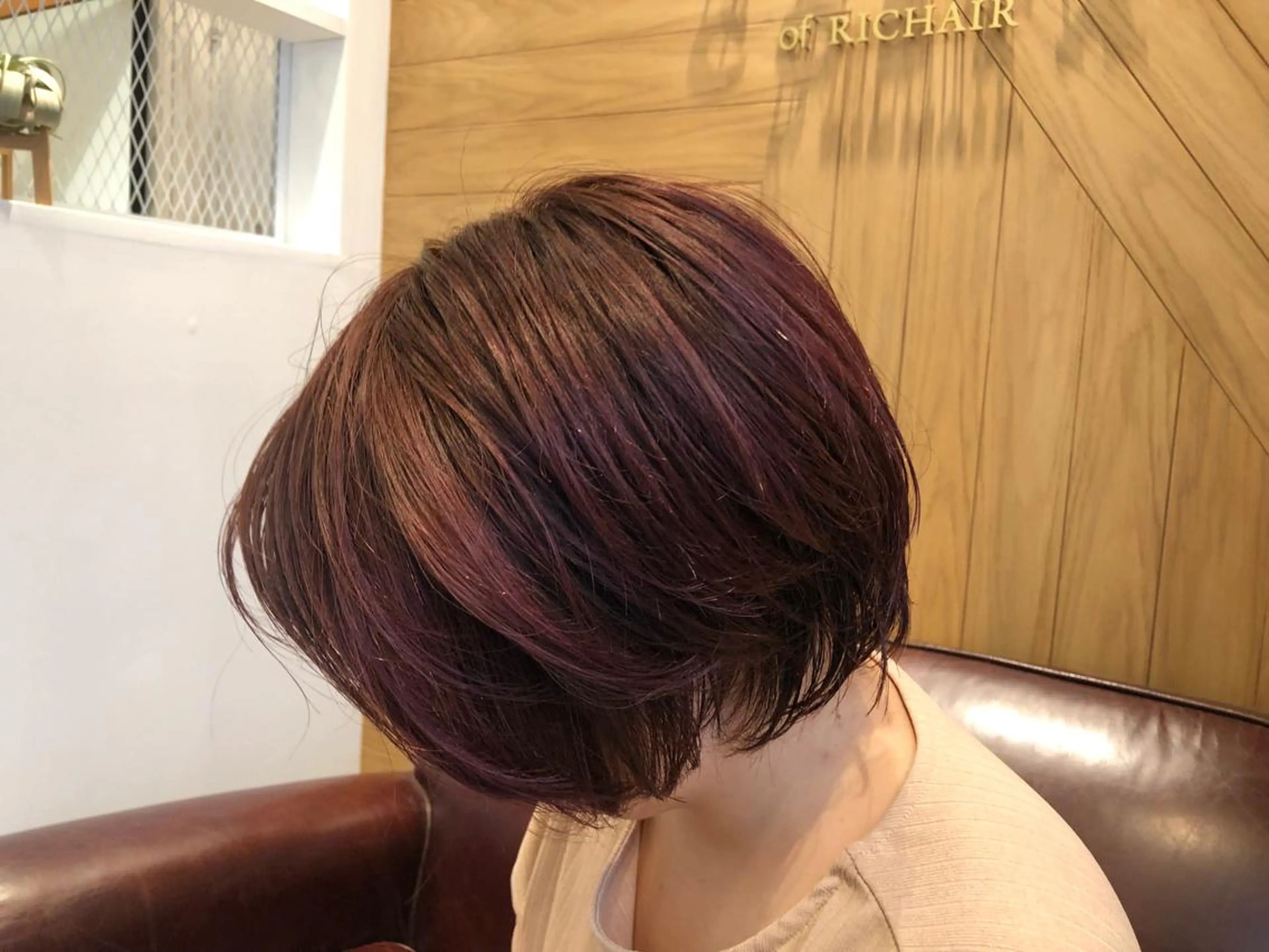 ショート カラー ブリーチ ピンクカラー 鈴村 大介のヘアスタイル