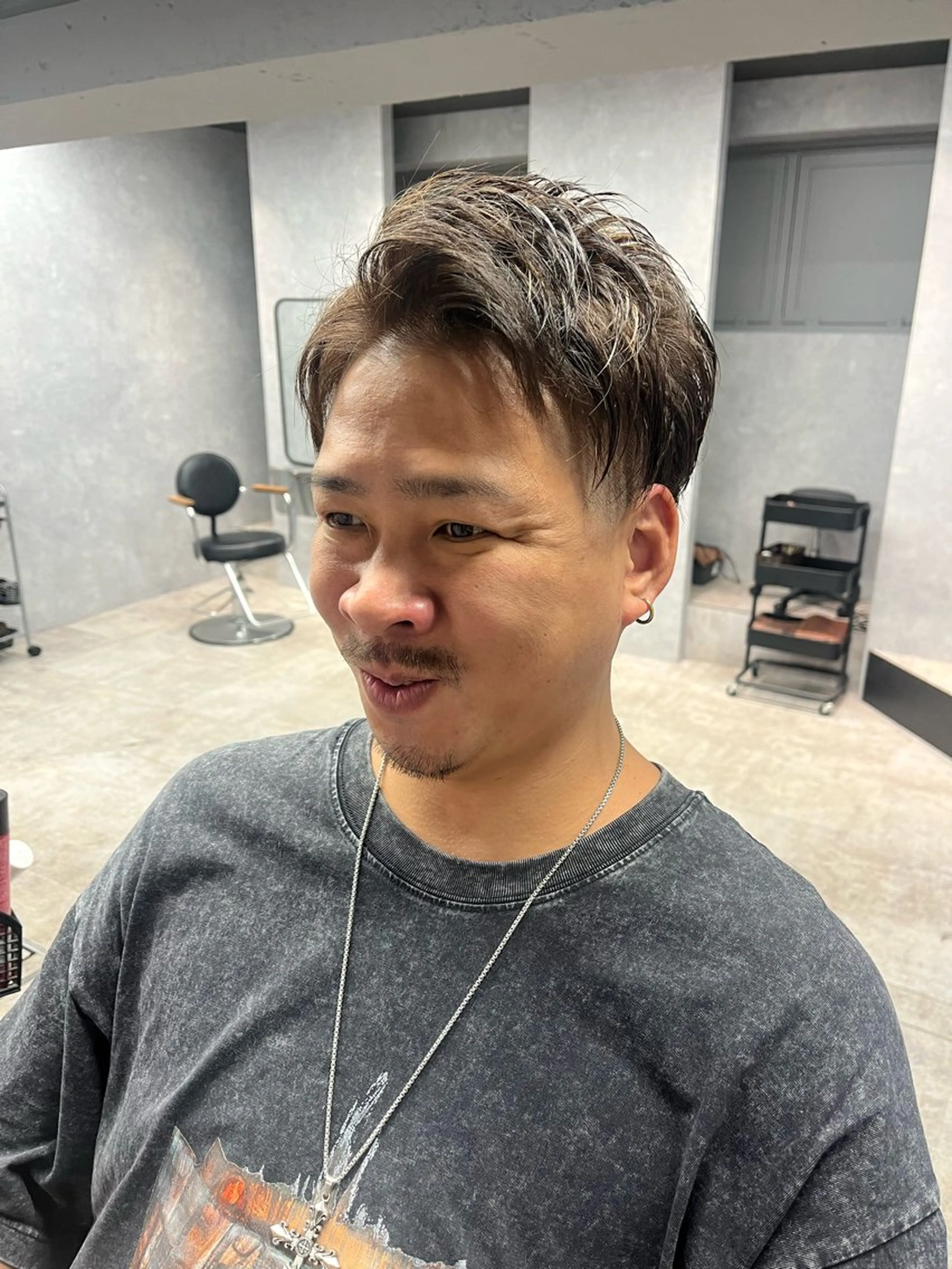 ショート カラー メンズ アップバング カット 松本 悠吾のヘアスタイル