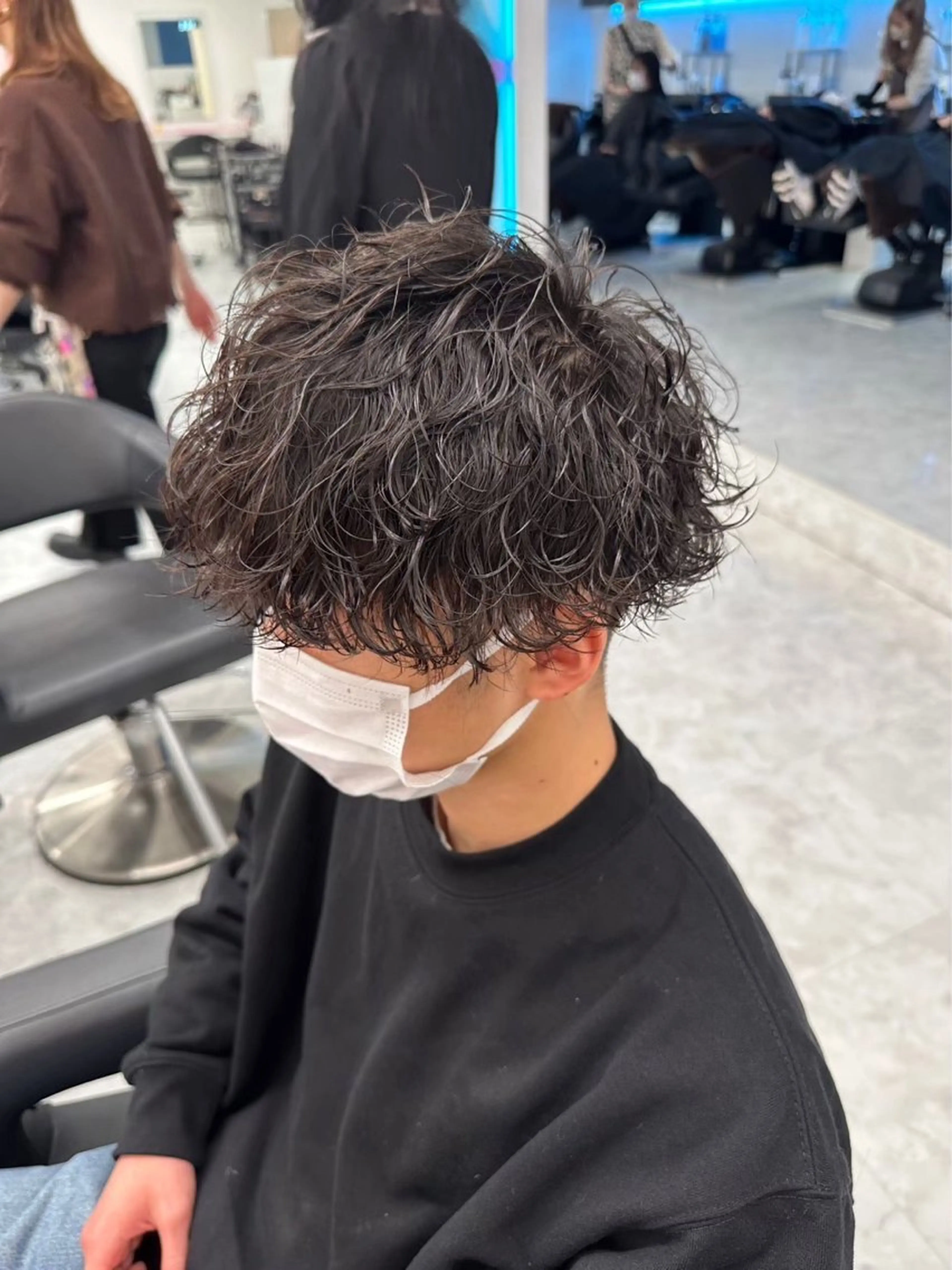 ショート パーマ メンズ メンズハイトーン メンズ韓国風 メンズパーマ 波巻きパーマ 髪質改善 🐺森 雄飛/メンズ 韓国ヘアのヘアスタイル